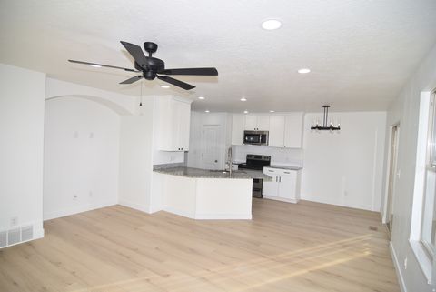 Tiny photo for 1213 N FIREFLY Dr, Spanish Fork, UT 84660 (MLS # 2126262)