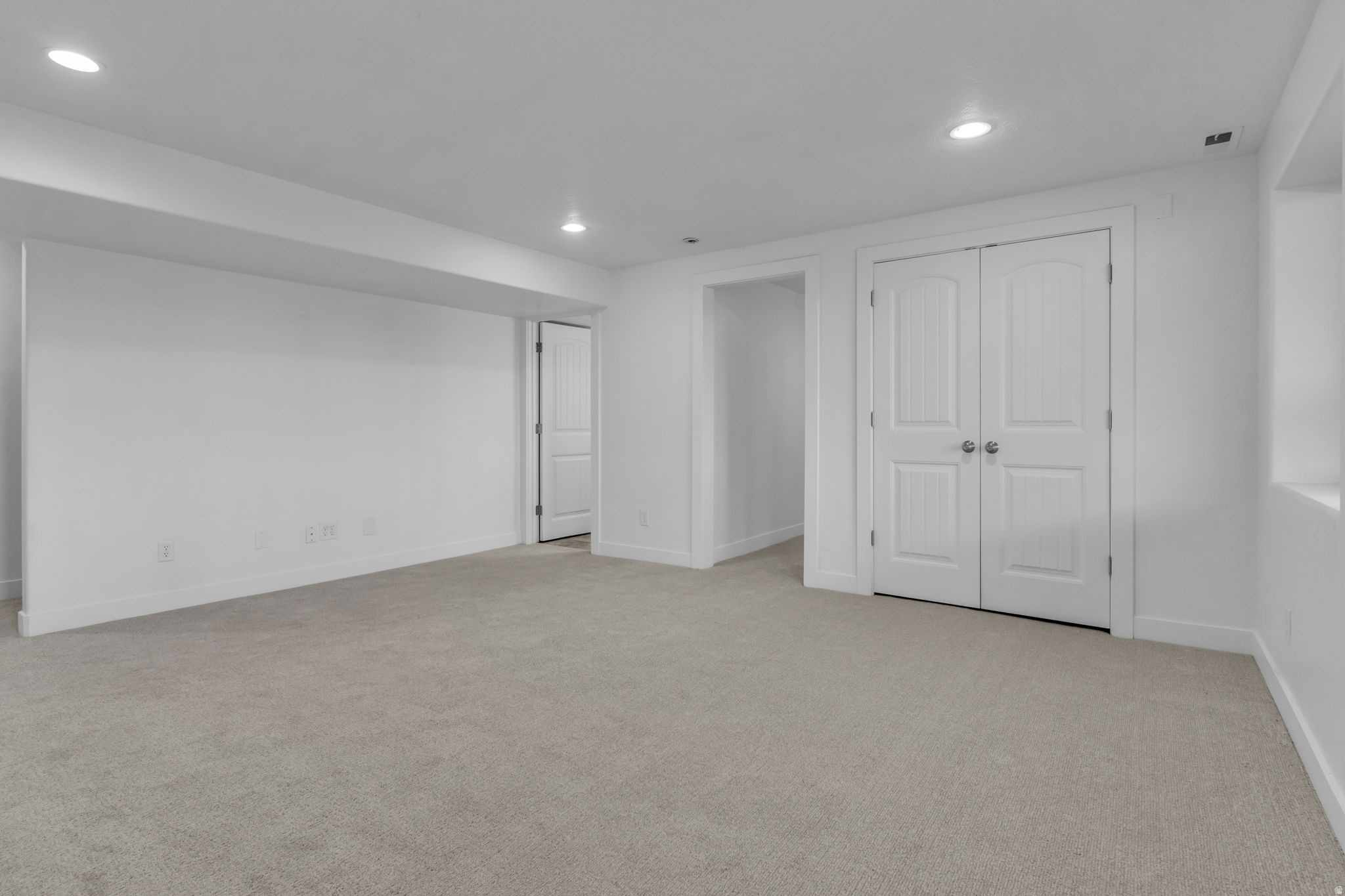 WHISPERING WILLOWS - Residential