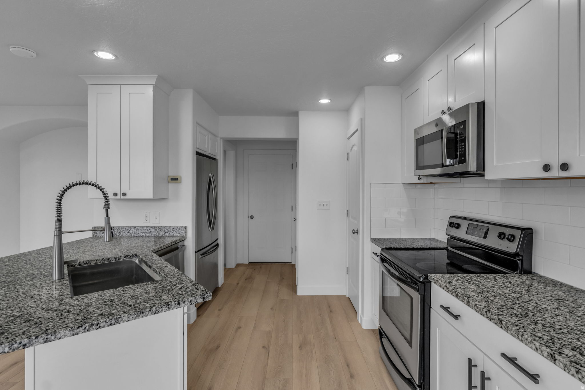 WHISPERING WILLOWS - Residential