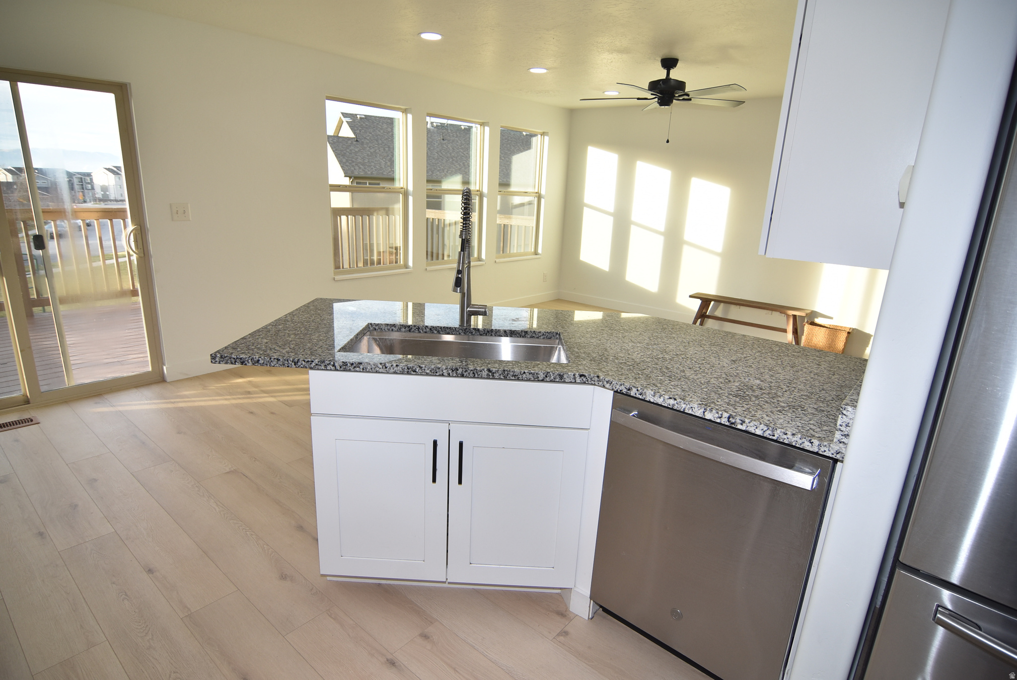 WHISPERING WILLOWS - Residential