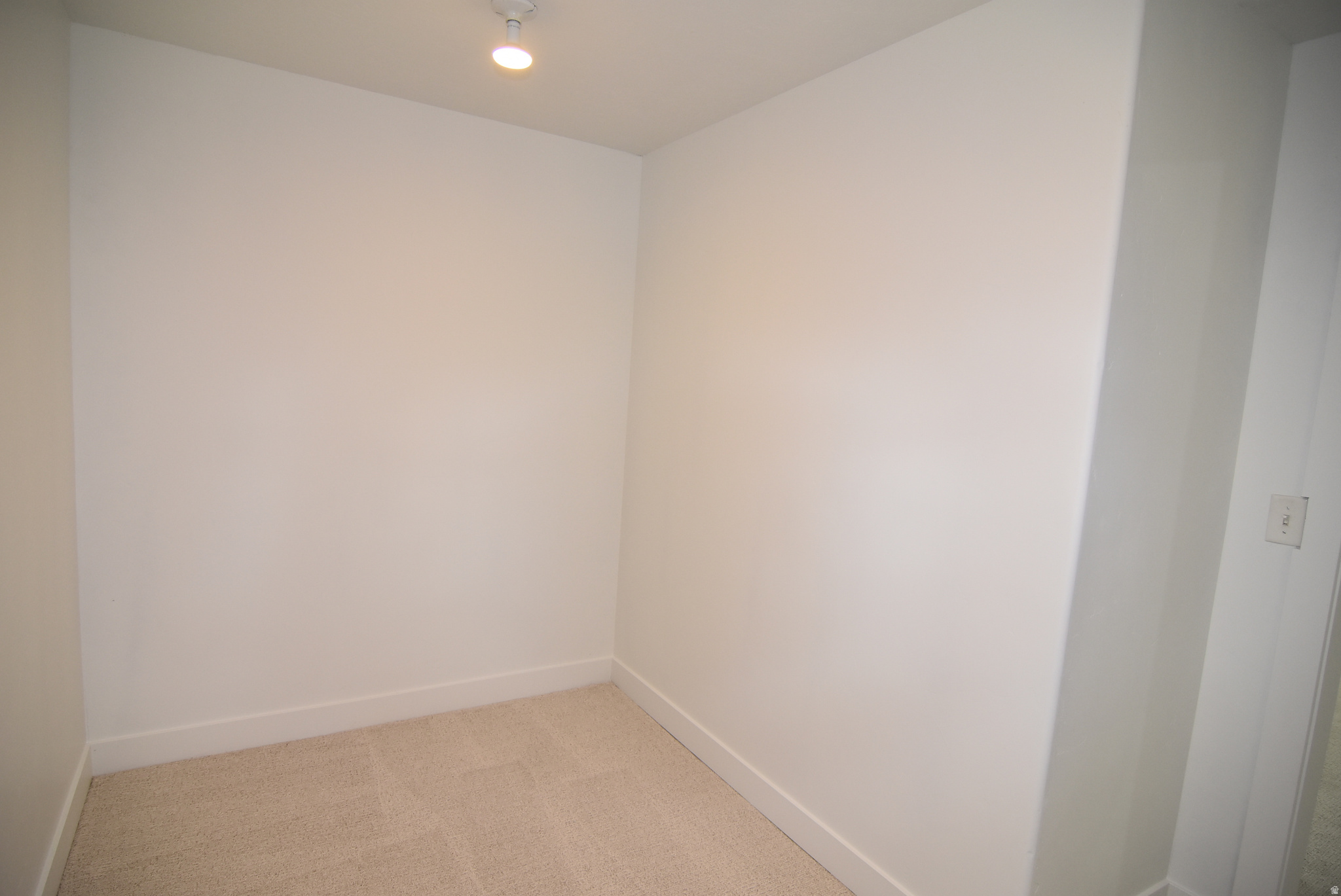 WHISPERING WILLOWS - Residential