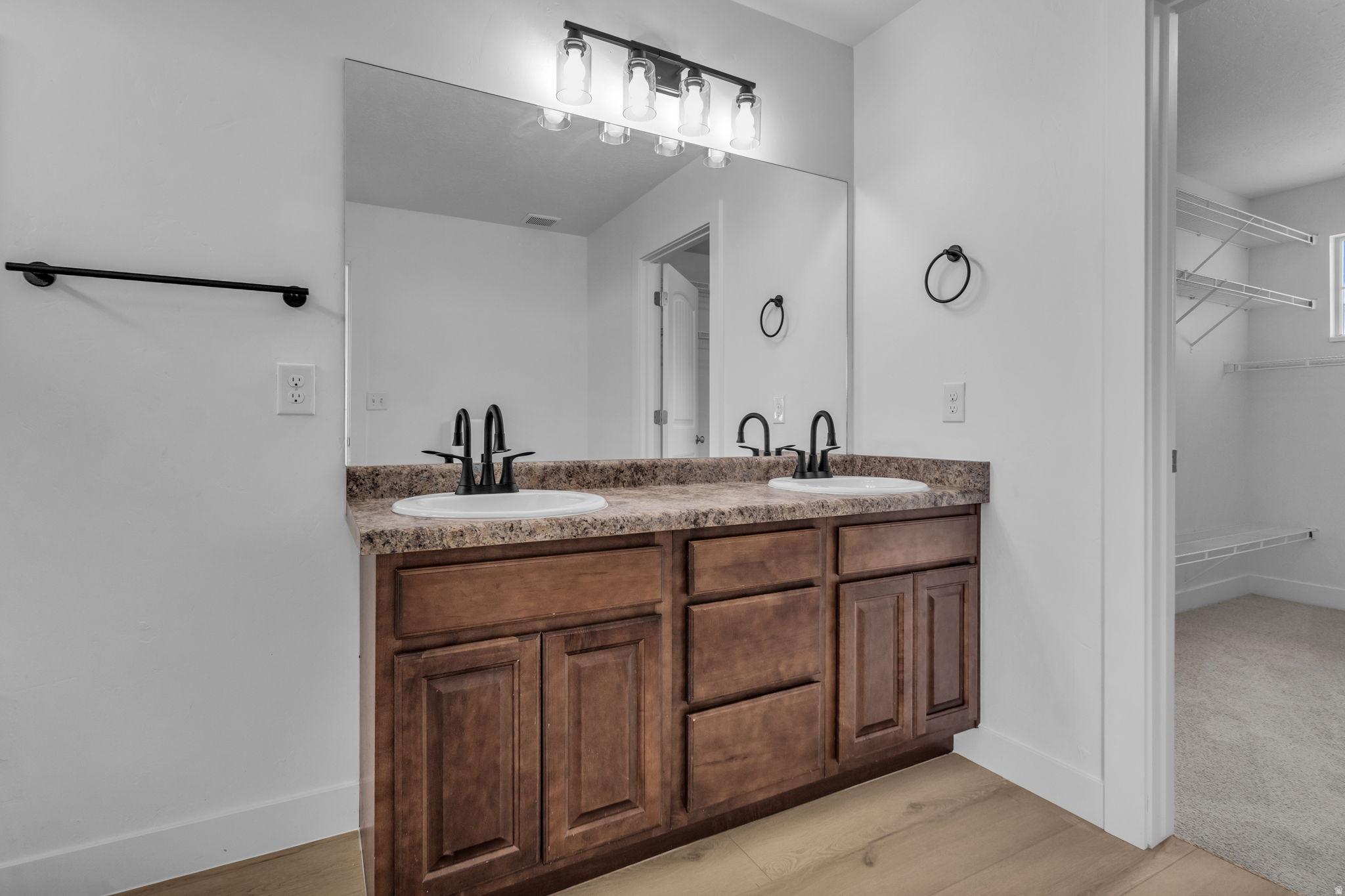 WHISPERING WILLOWS - Residential