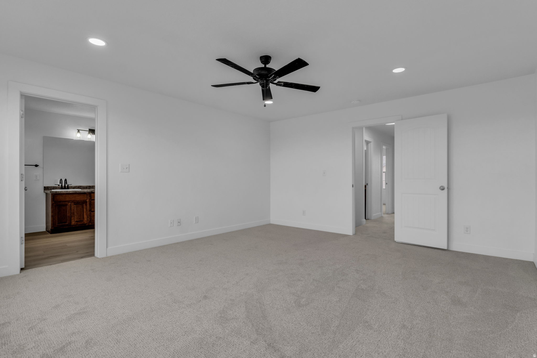 WHISPERING WILLOWS - Residential