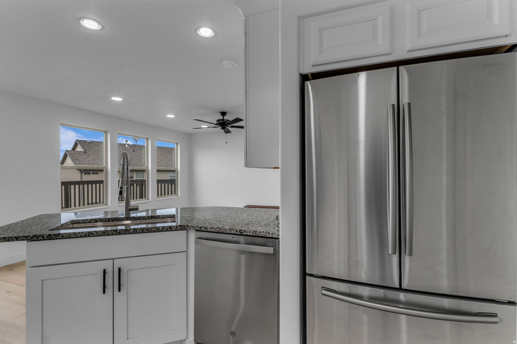 WHISPERING WILLOWS - Residential