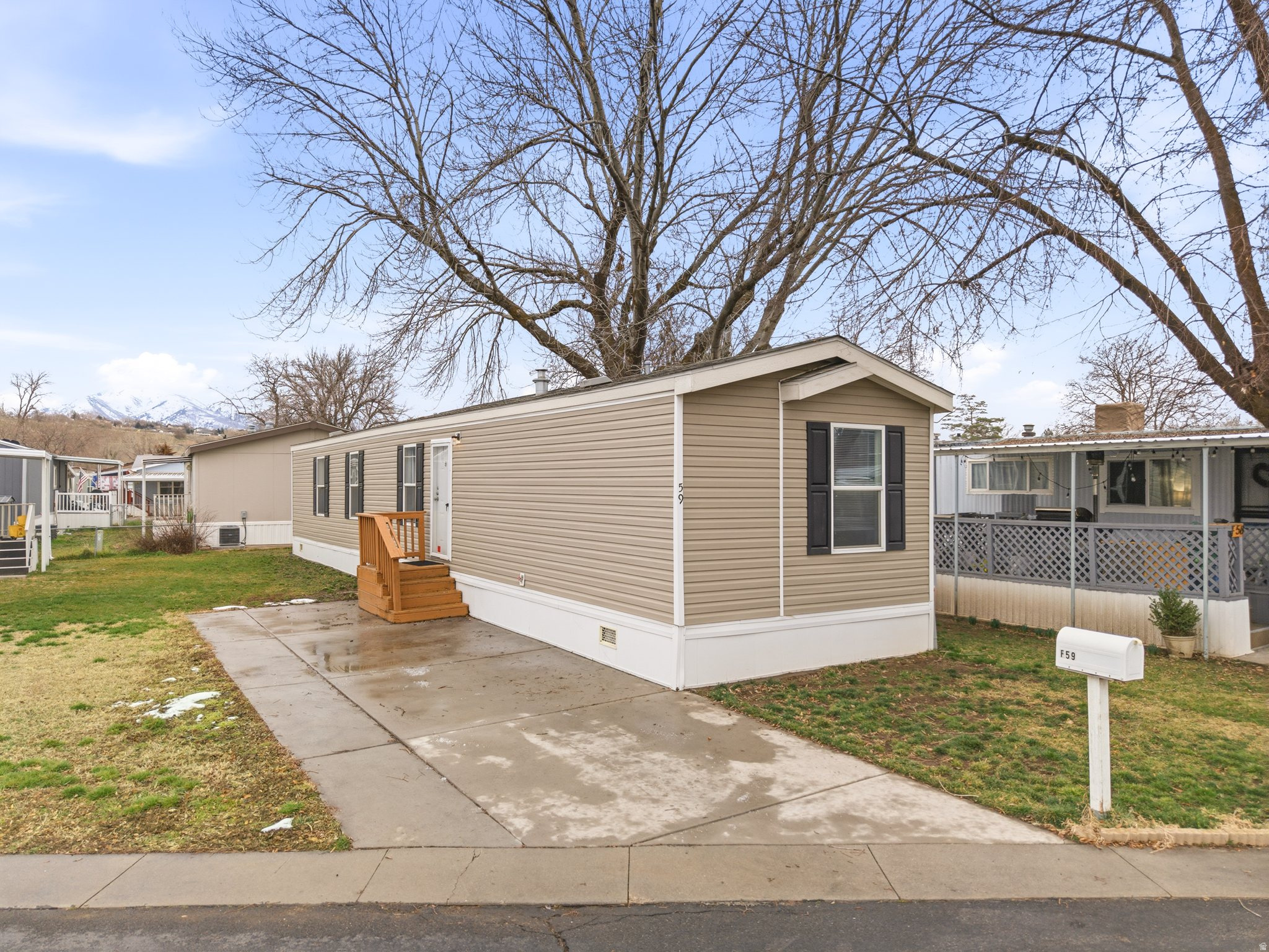 RIVERDALE - Residential