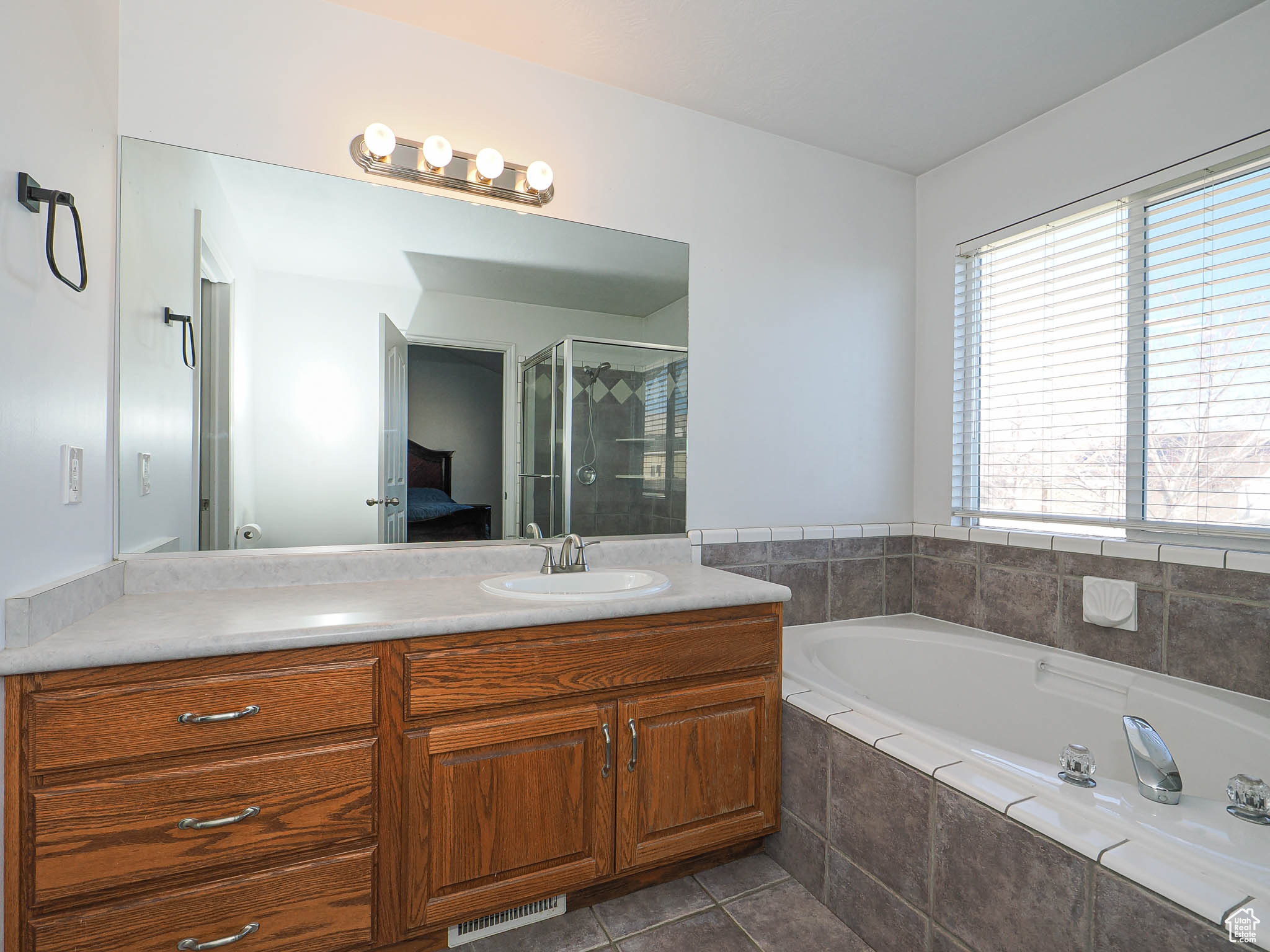 HAMILTON FARMS - Residential