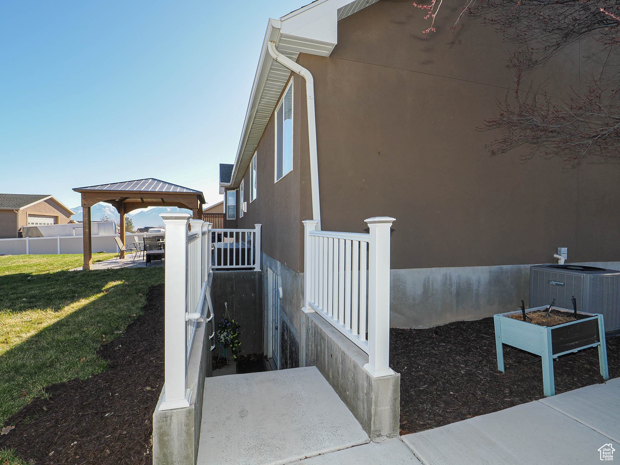 HAMILTON FARMS - Residential