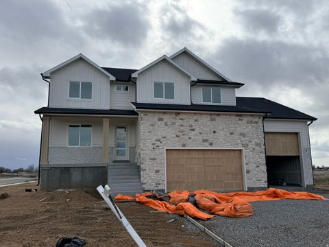 Photo of 5957 W 4700 S, Hooper, UT 84315 (MLS # 2137845)