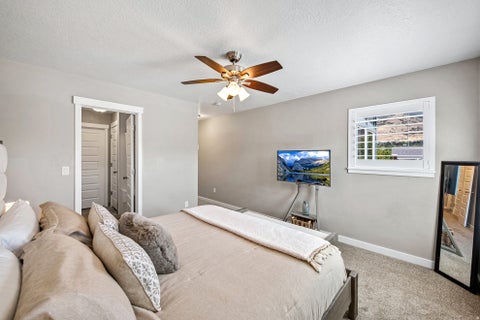 Tiny photo for 936 W SPRING CREEK LN, Farmington, UT 84025 (MLS # 2183666)