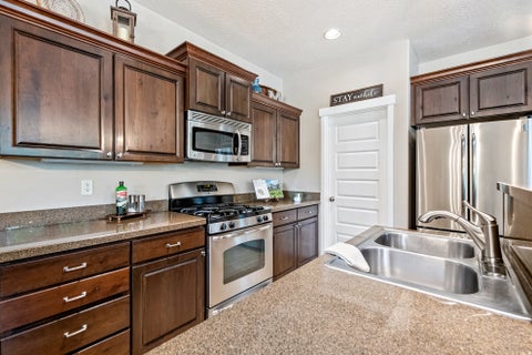 Tiny photo for 936 W SPRING CREEK LN, Farmington, UT 84025 (MLS # 2183666)