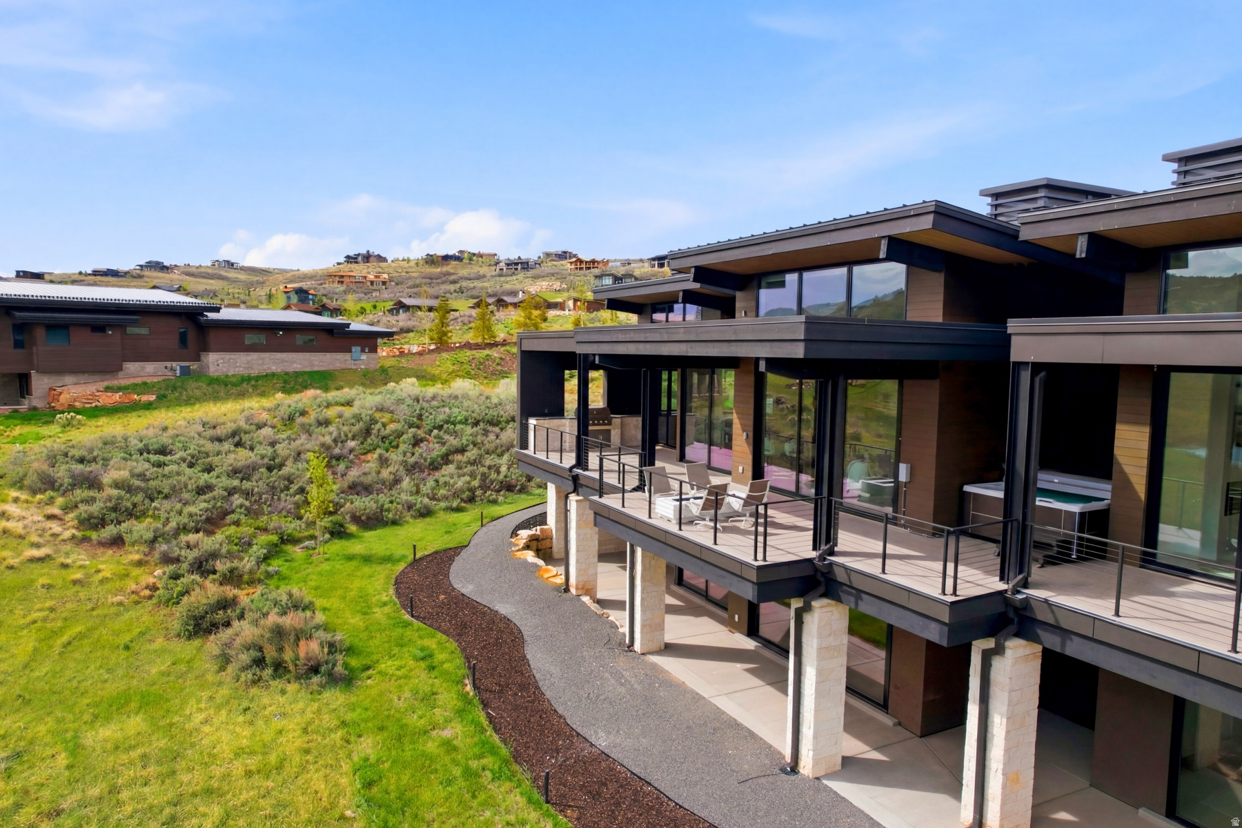 TUHAYE - Residential