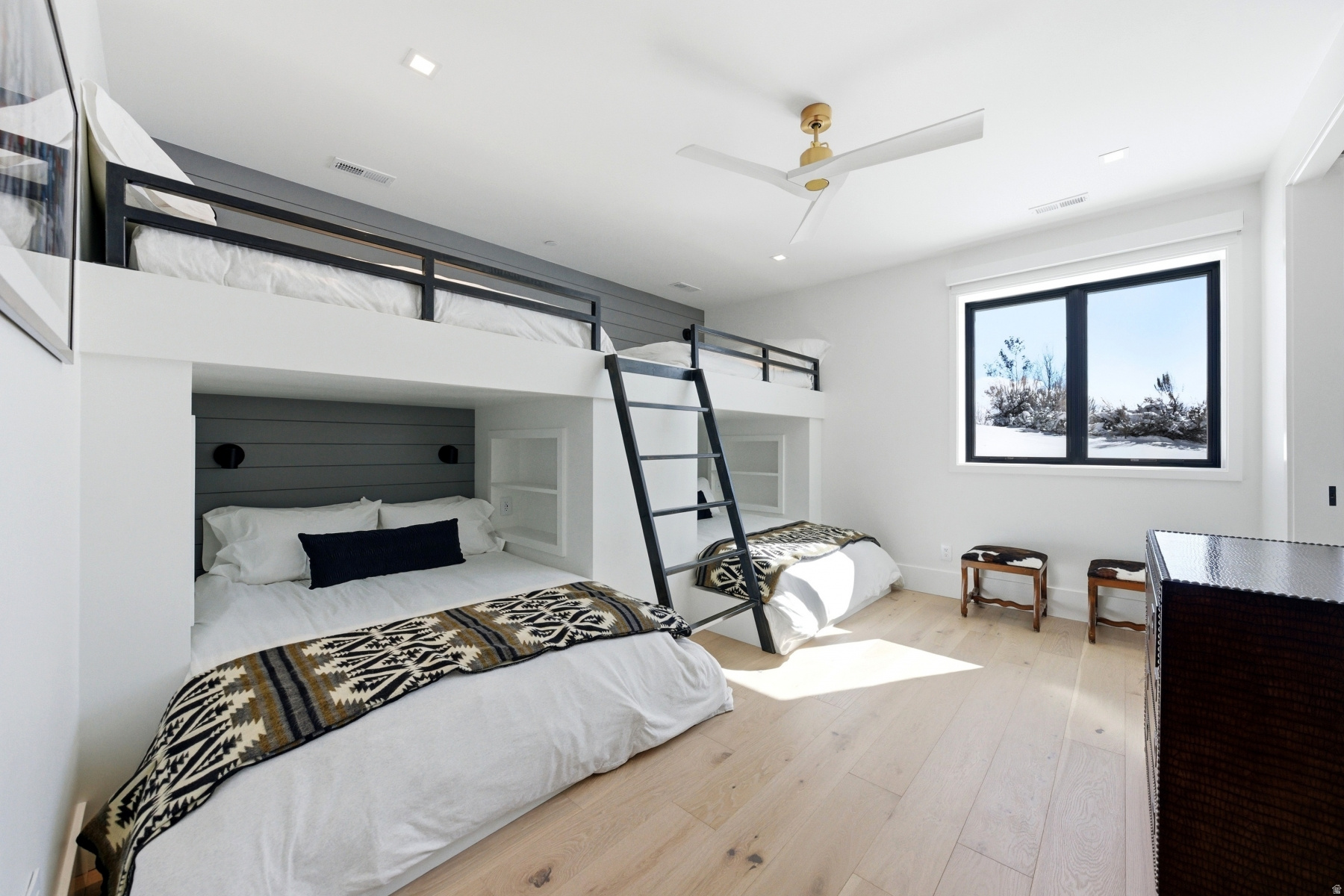 TUHAYE - Residential