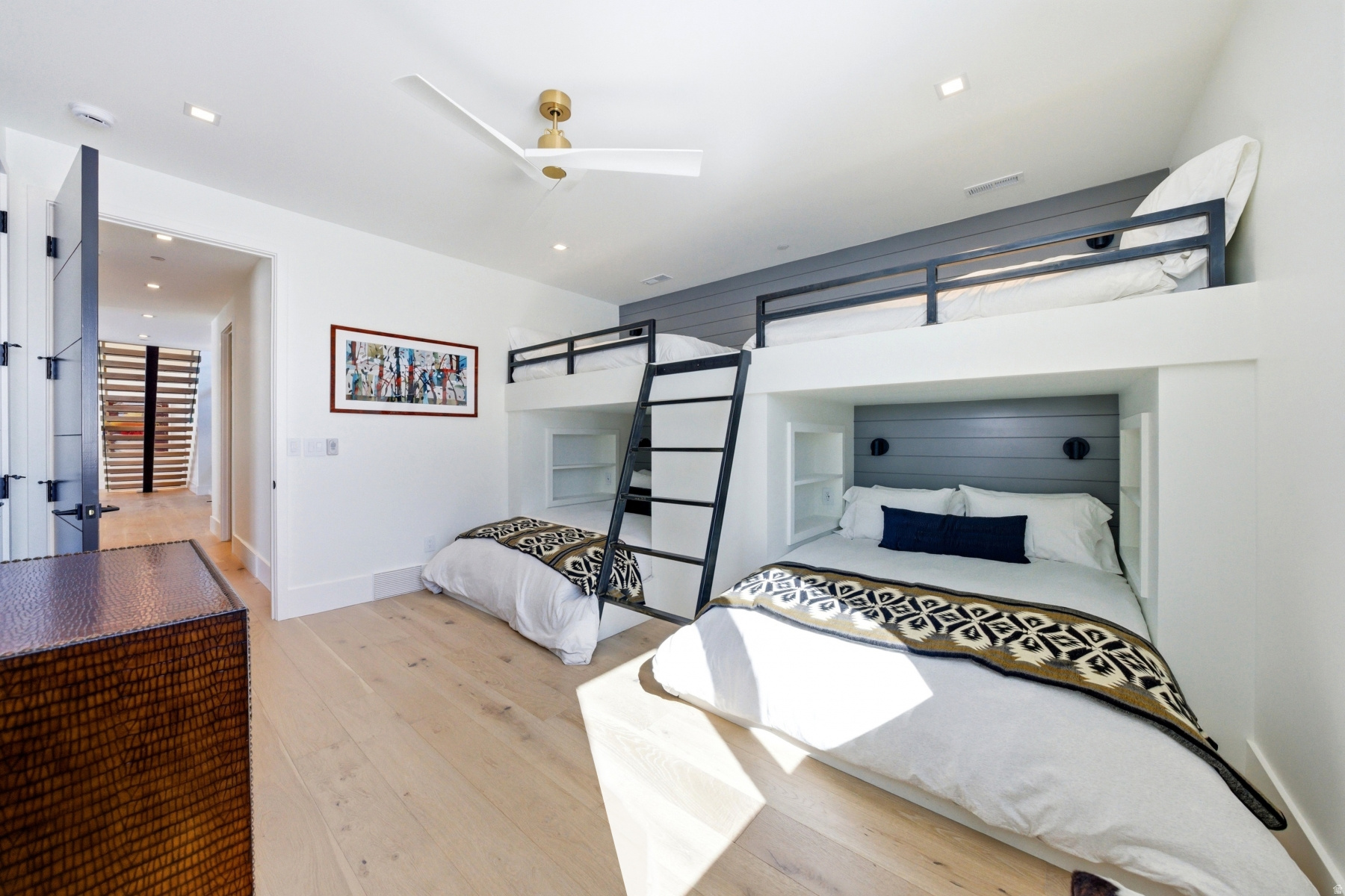 TUHAYE - Residential