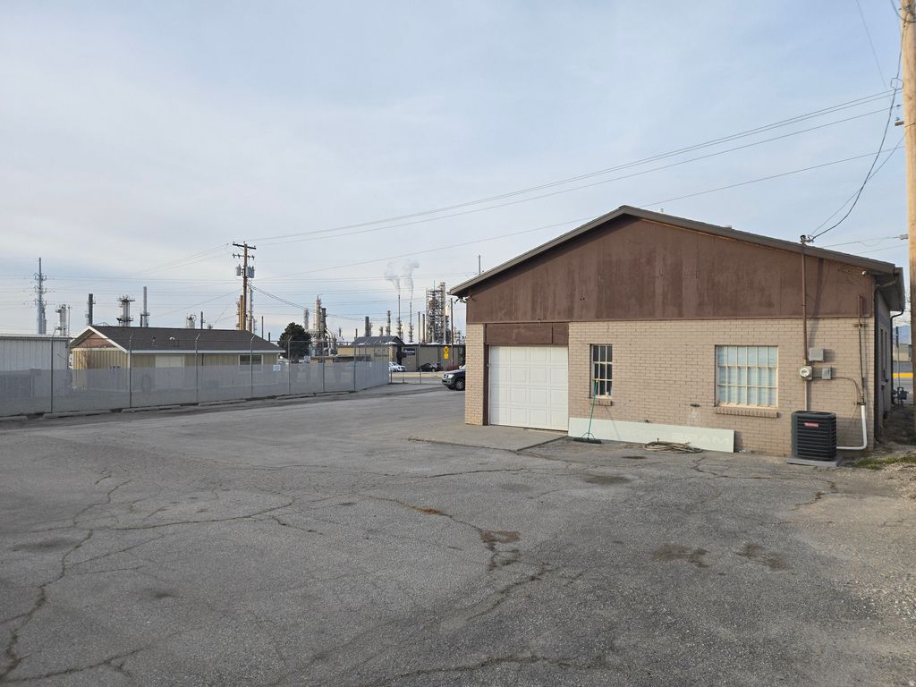 Photo of 735 W 500 S, Woods Cross, UT 84087 (MLS # 2136490)