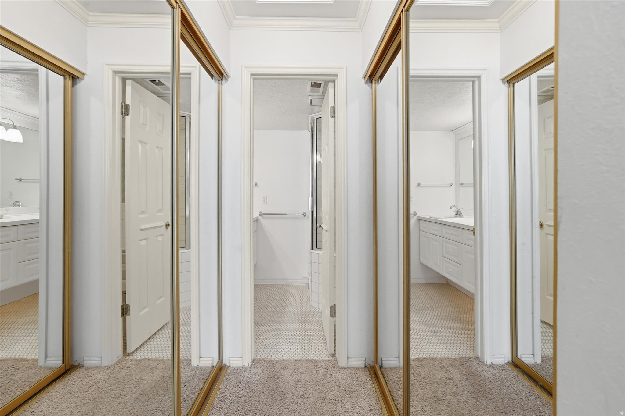 CARRIAGE CROSSING - Residential