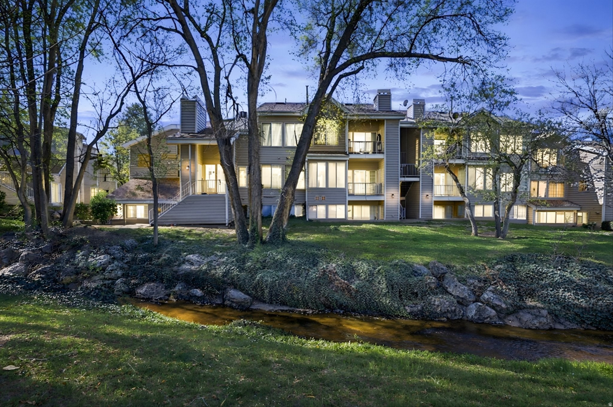 CARRIAGE CROSSING - Residential