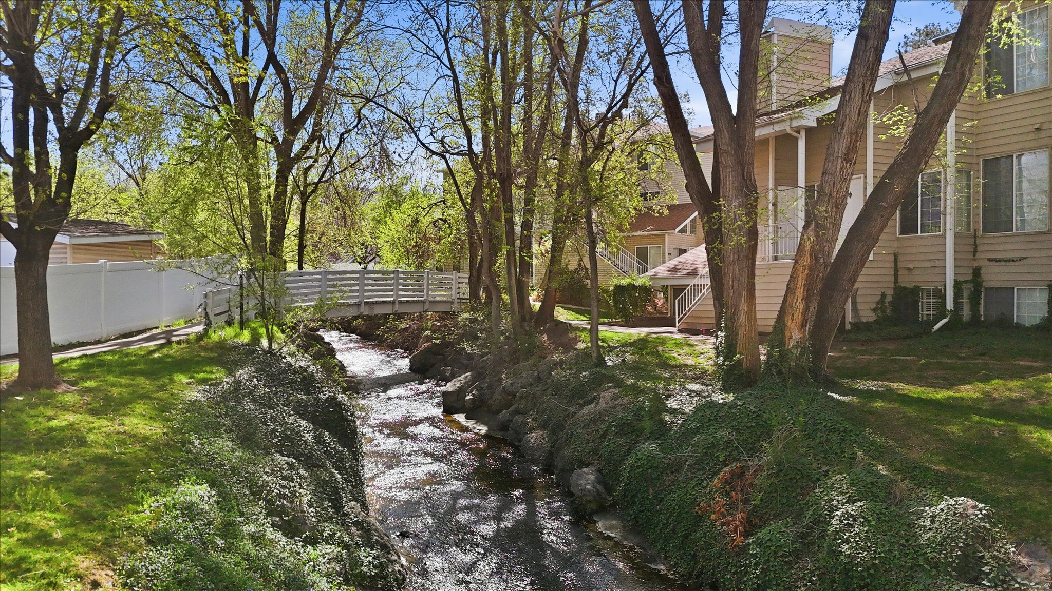 CARRIAGE CROSSING - Residential