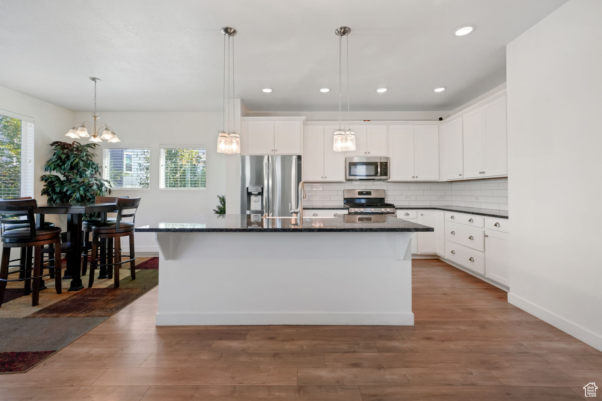 CEDAR CANYON - Residential