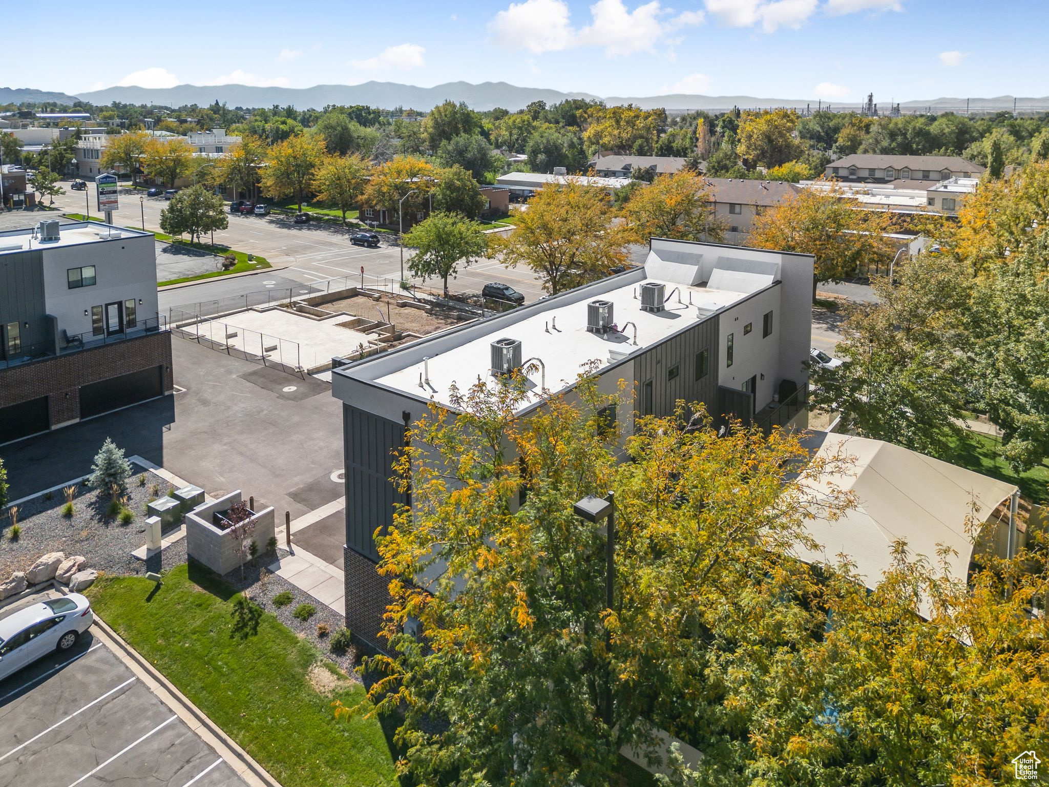THE BROOKS ON MAIN - Residential
