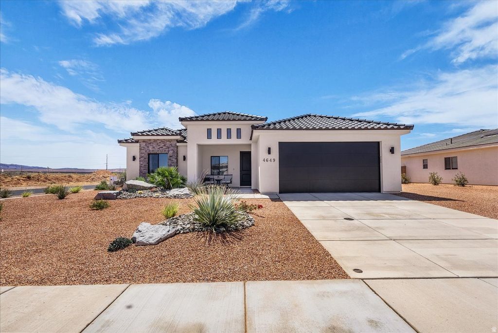 Photo of 4649 W 3080 St S, Hurricane, UT 84737 (MLS # 2152939)