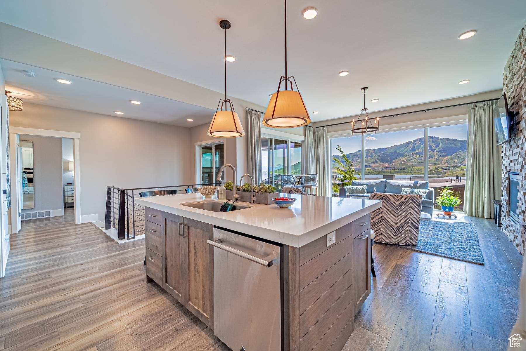 SHORELINE - Residential