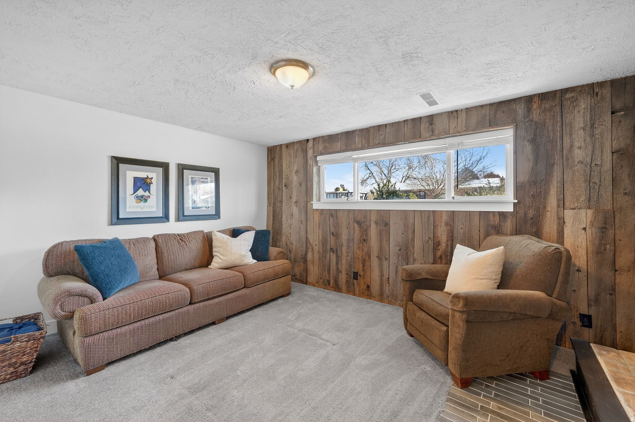 HAZELHURST #4 - Residential