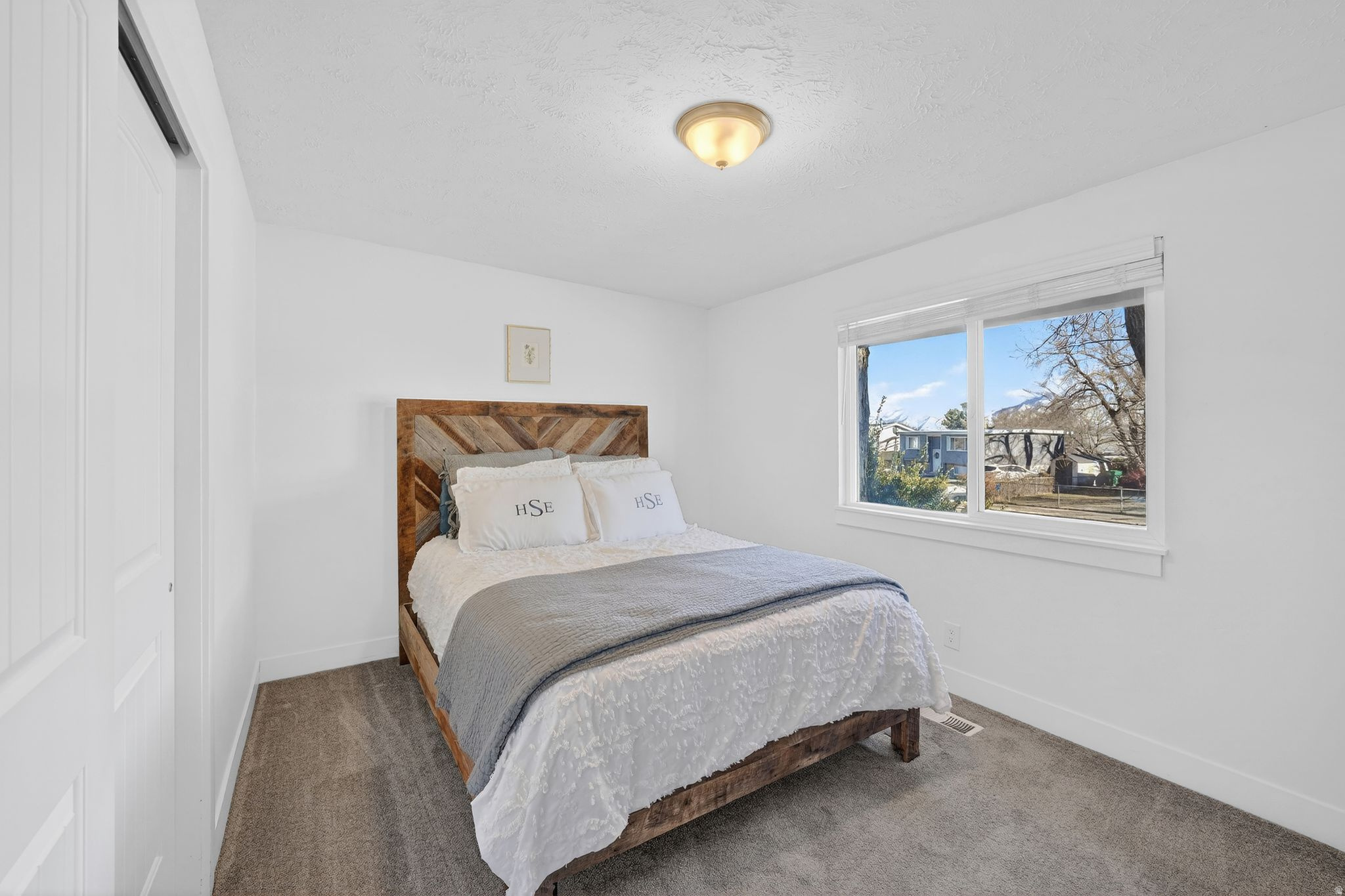 HAZELHURST #4 - Residential