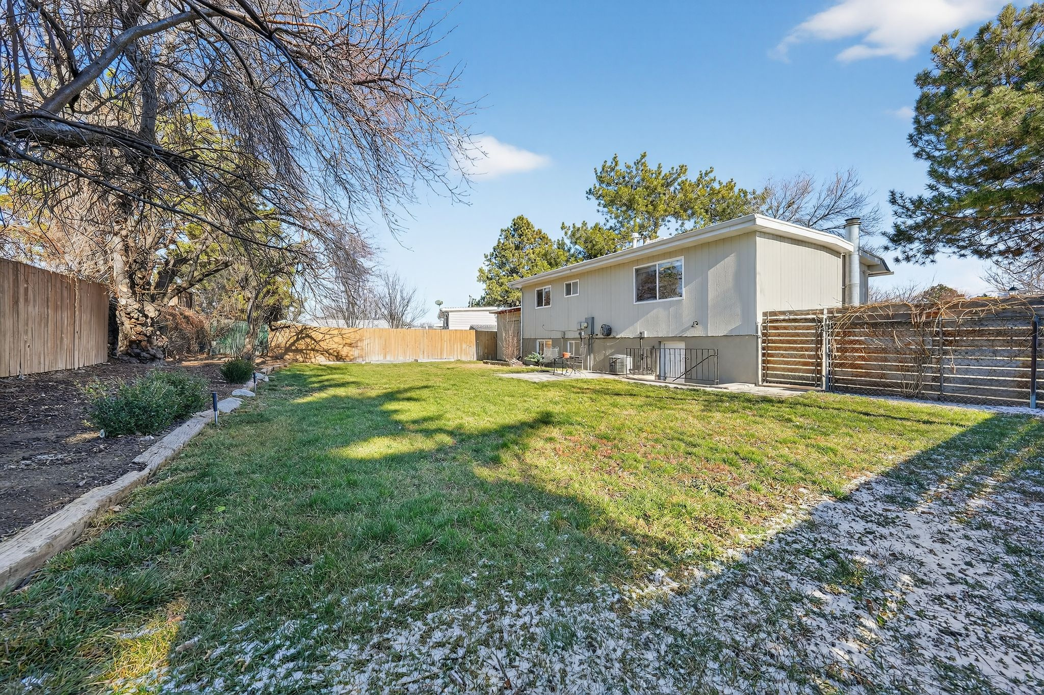 HAZELHURST #4 - Residential