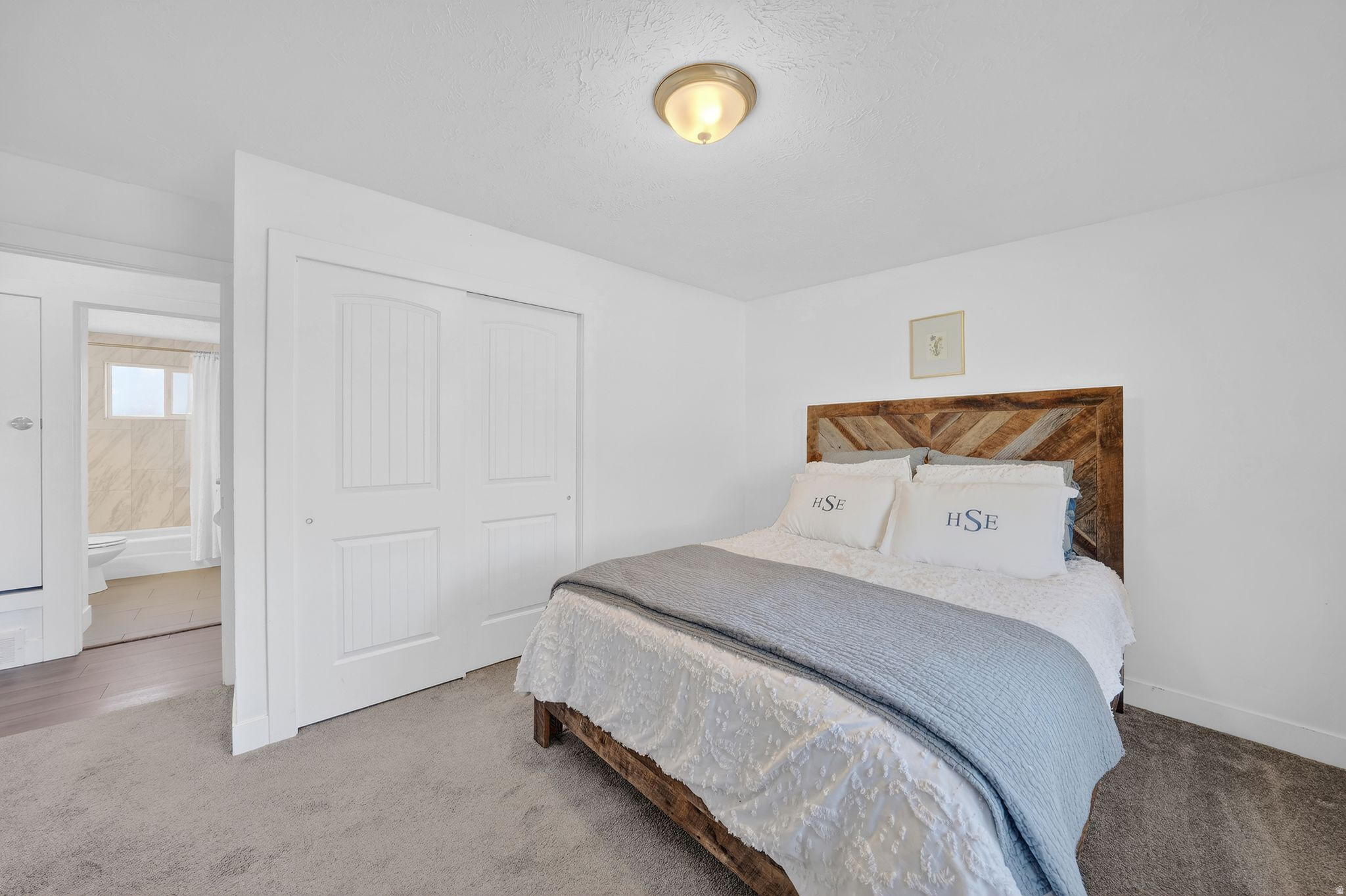 HAZELHURST #4 - Residential