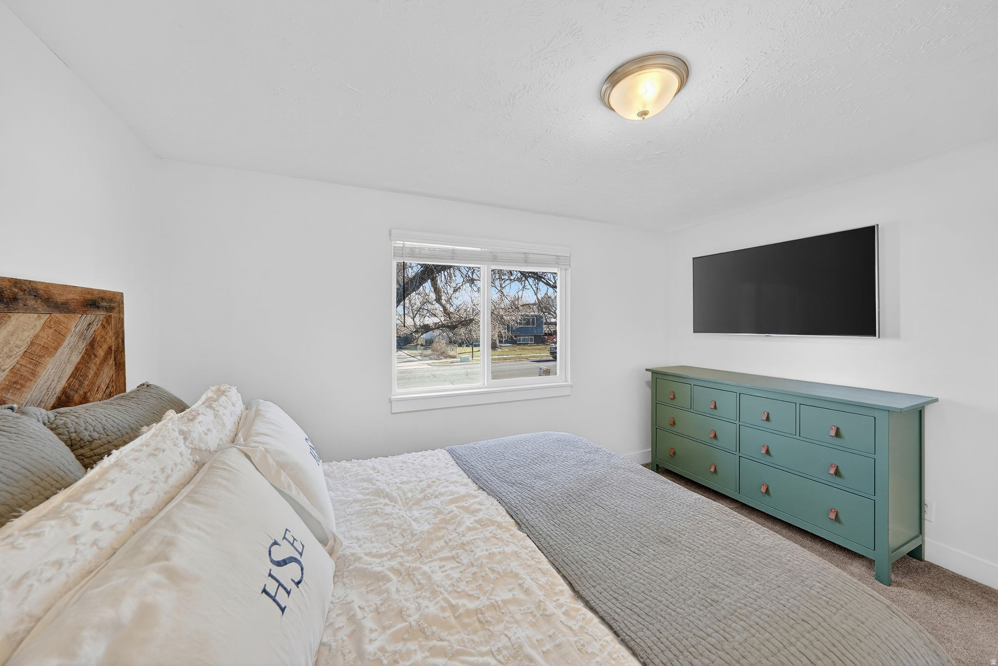 HAZELHURST #4 - Residential