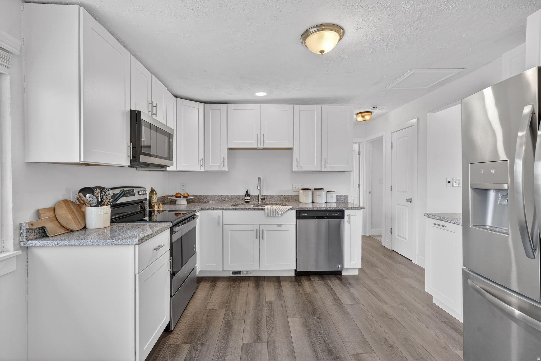 HAZELHURST #4 - Residential