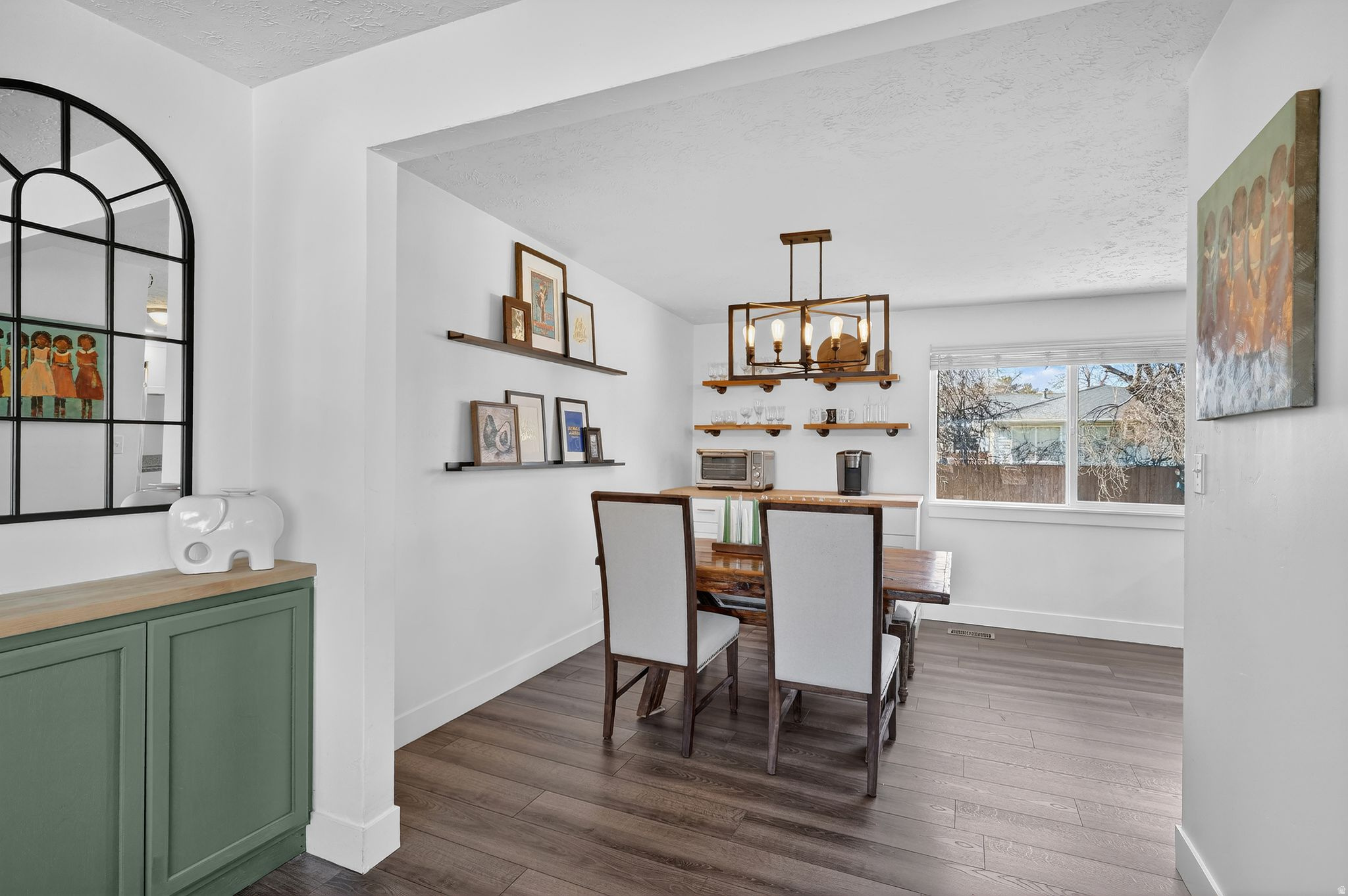 HAZELHURST #4 - Residential