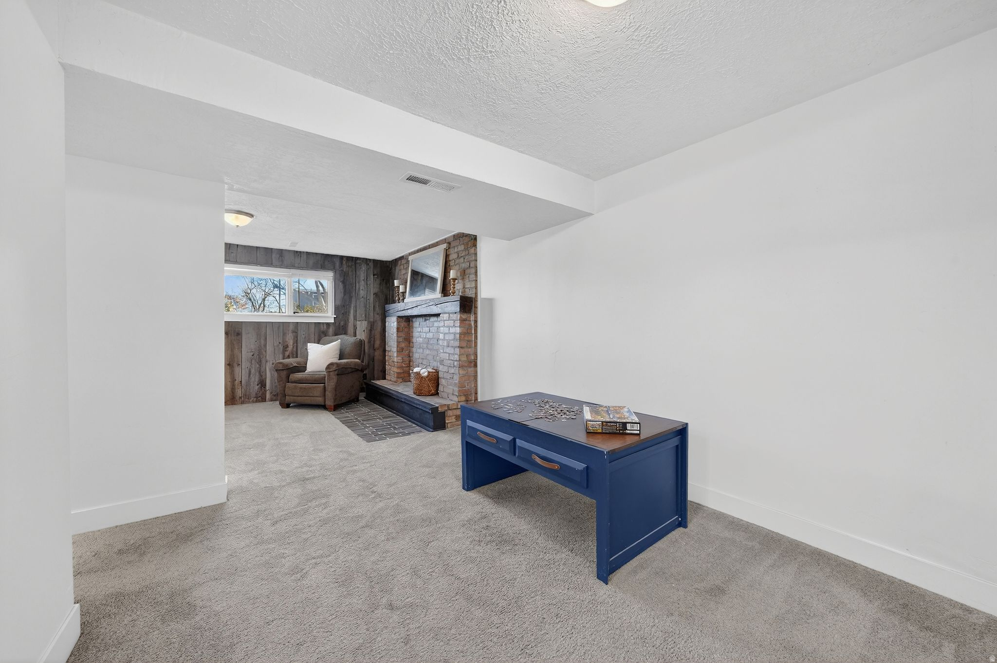 HAZELHURST #4 - Residential