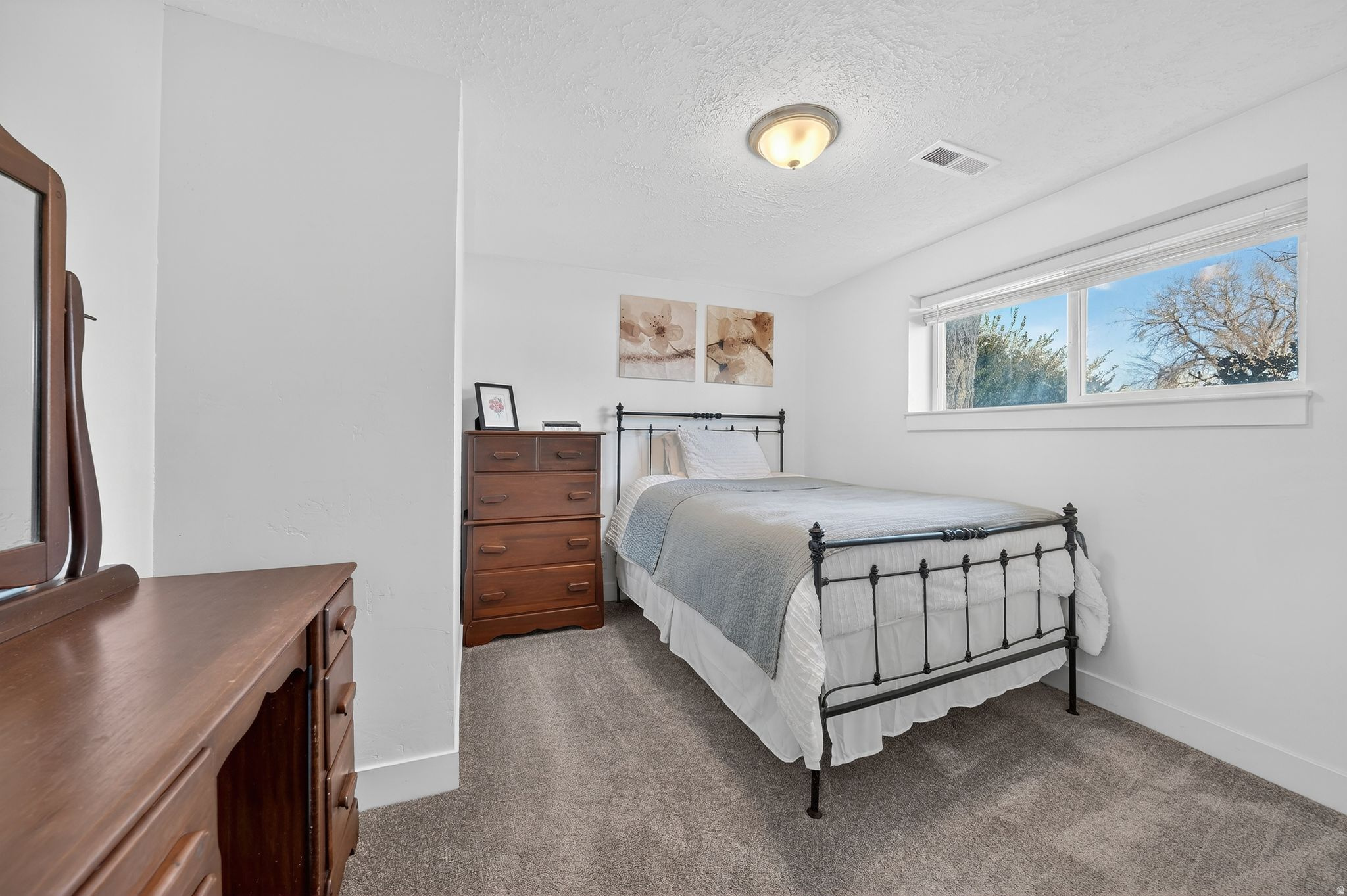 HAZELHURST #4 - Residential