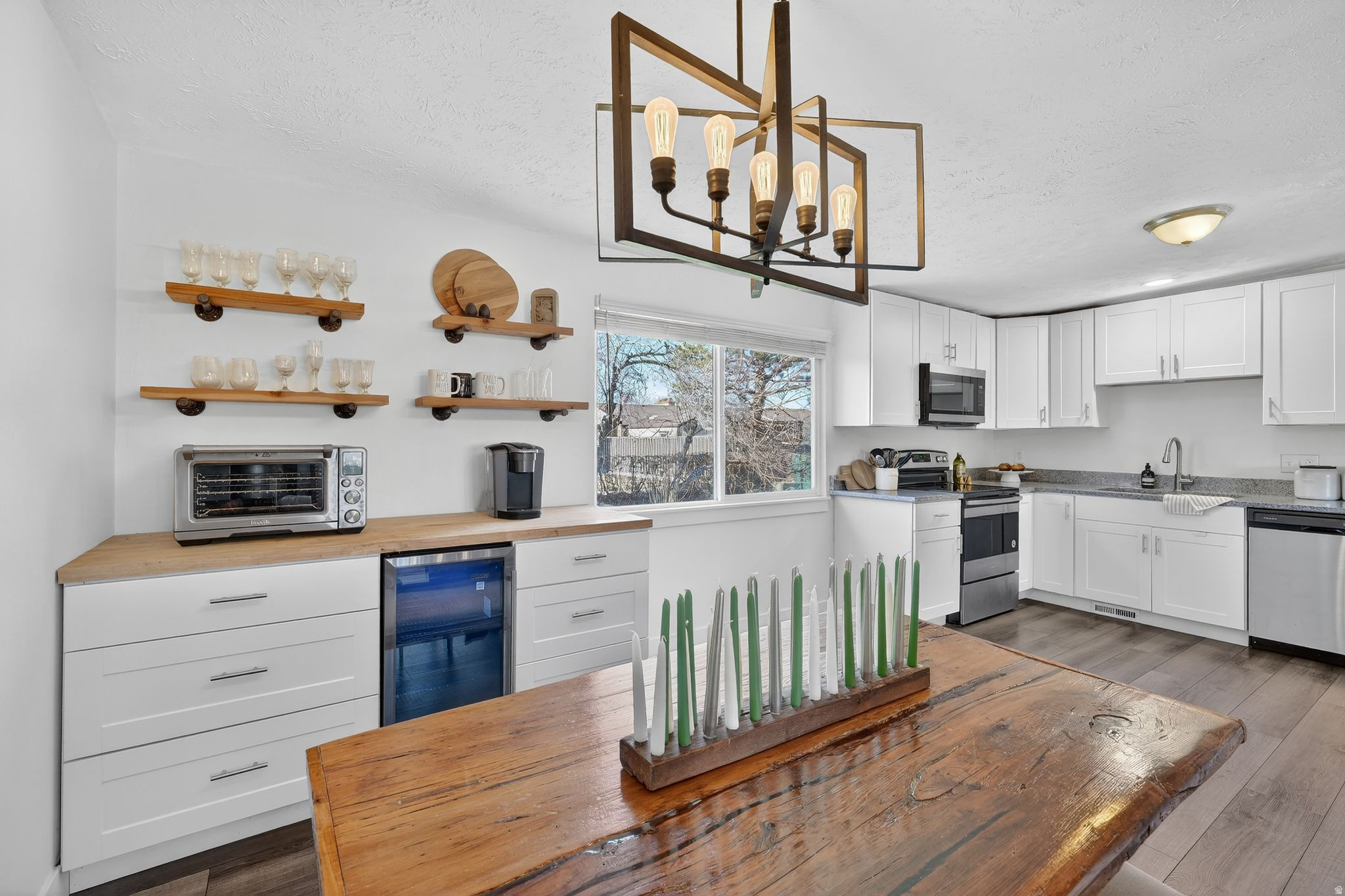 HAZELHURST #4 - Residential