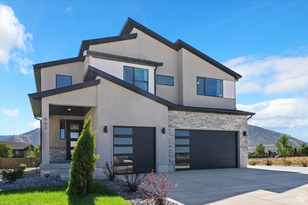 Photo of 662 N PLAINSMAN DR #101, Spanish Fork, UT 84660 (MLS # 2114691)