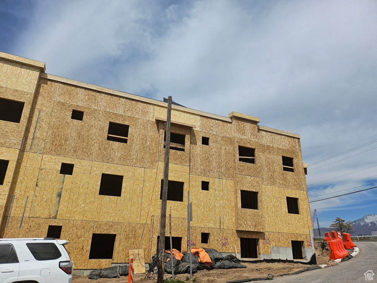 ASPEN APTS - Residential Income