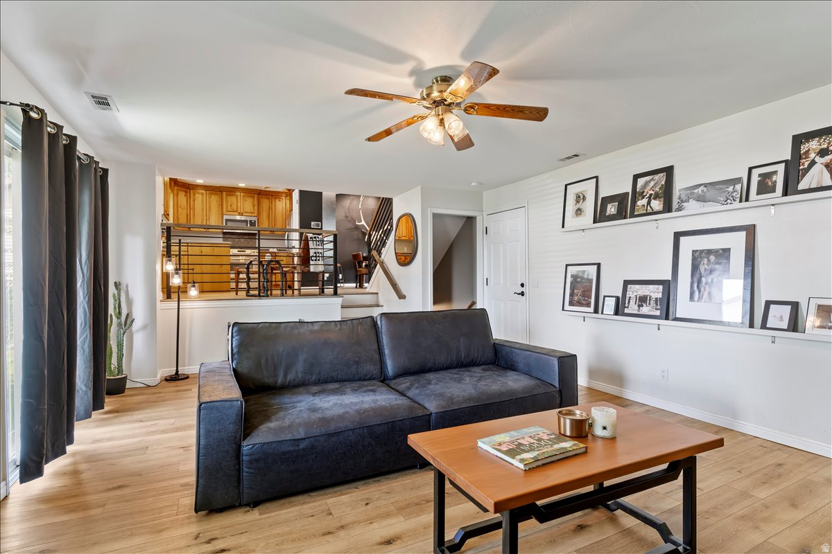 COUNTRY HILLS - Residential