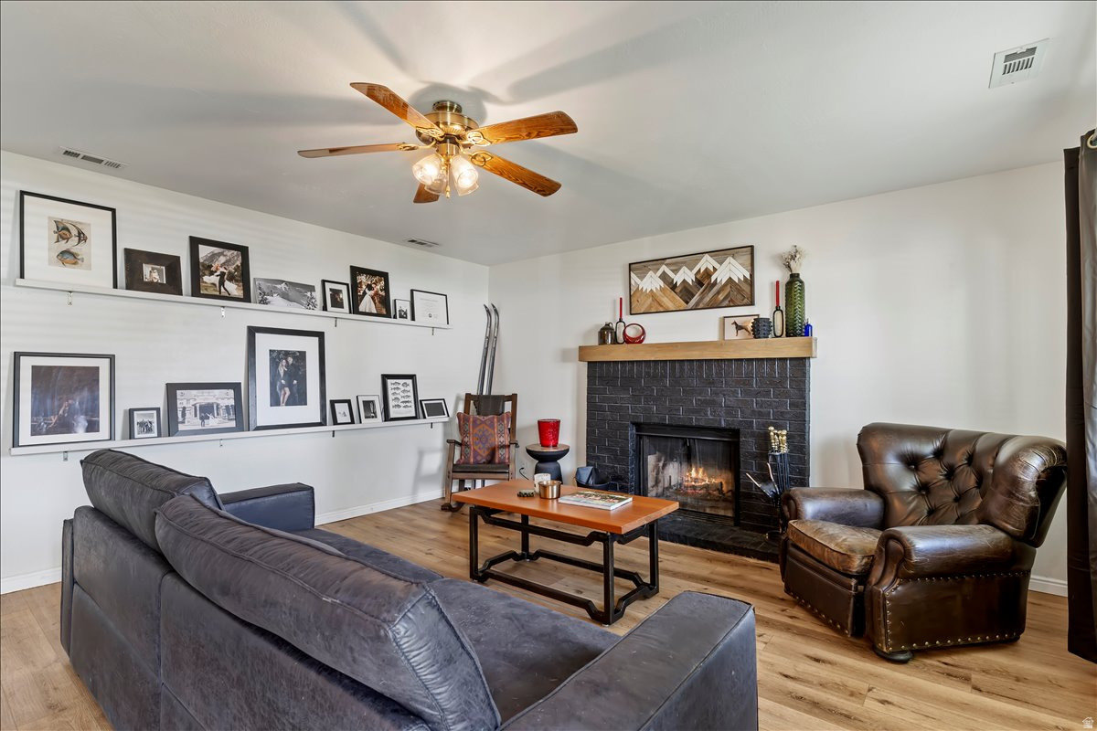 COUNTRY HILLS - Residential