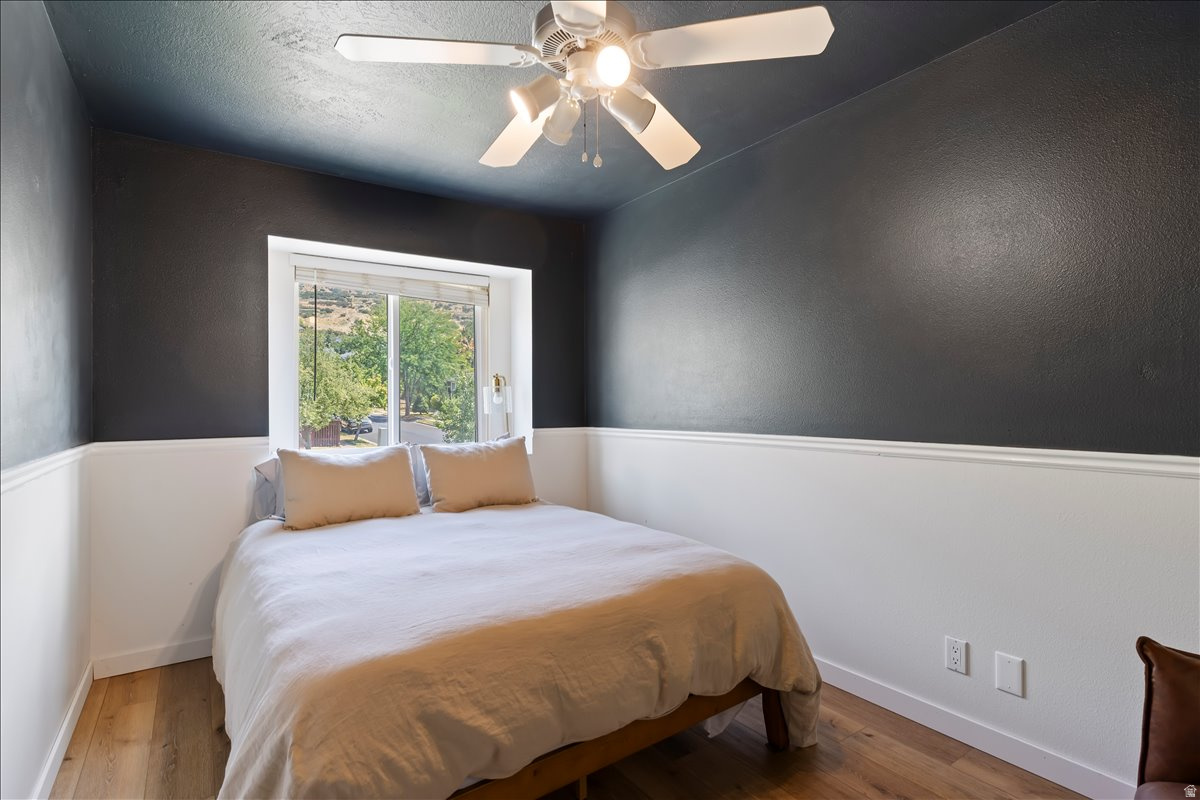 COUNTRY HILLS - Residential