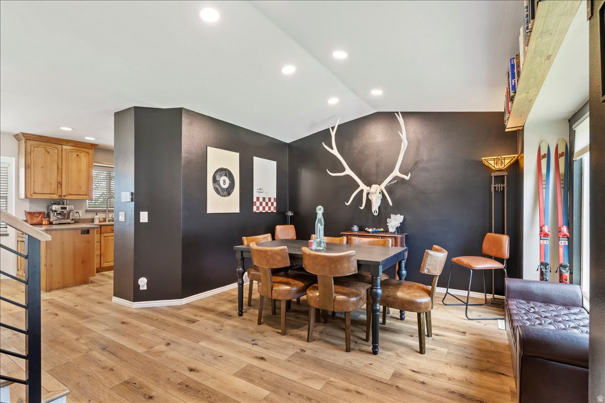 COUNTRY HILLS - Residential