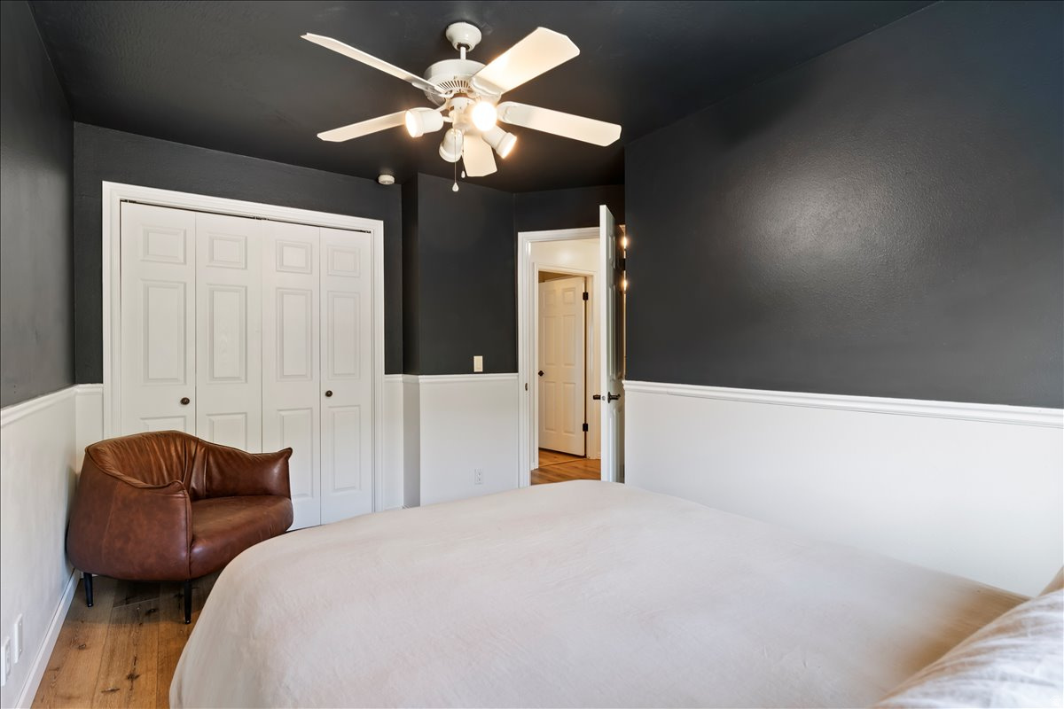 COUNTRY HILLS - Residential