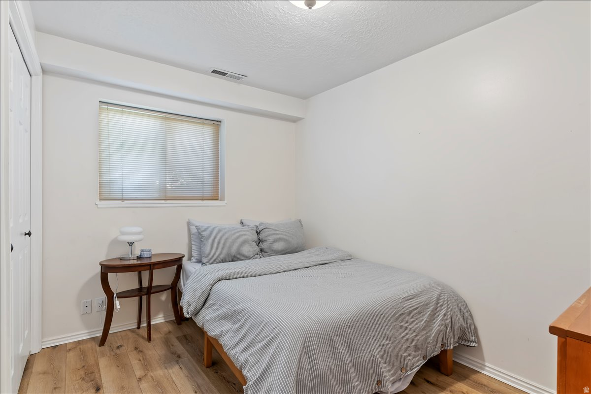 COUNTRY HILLS - Residential