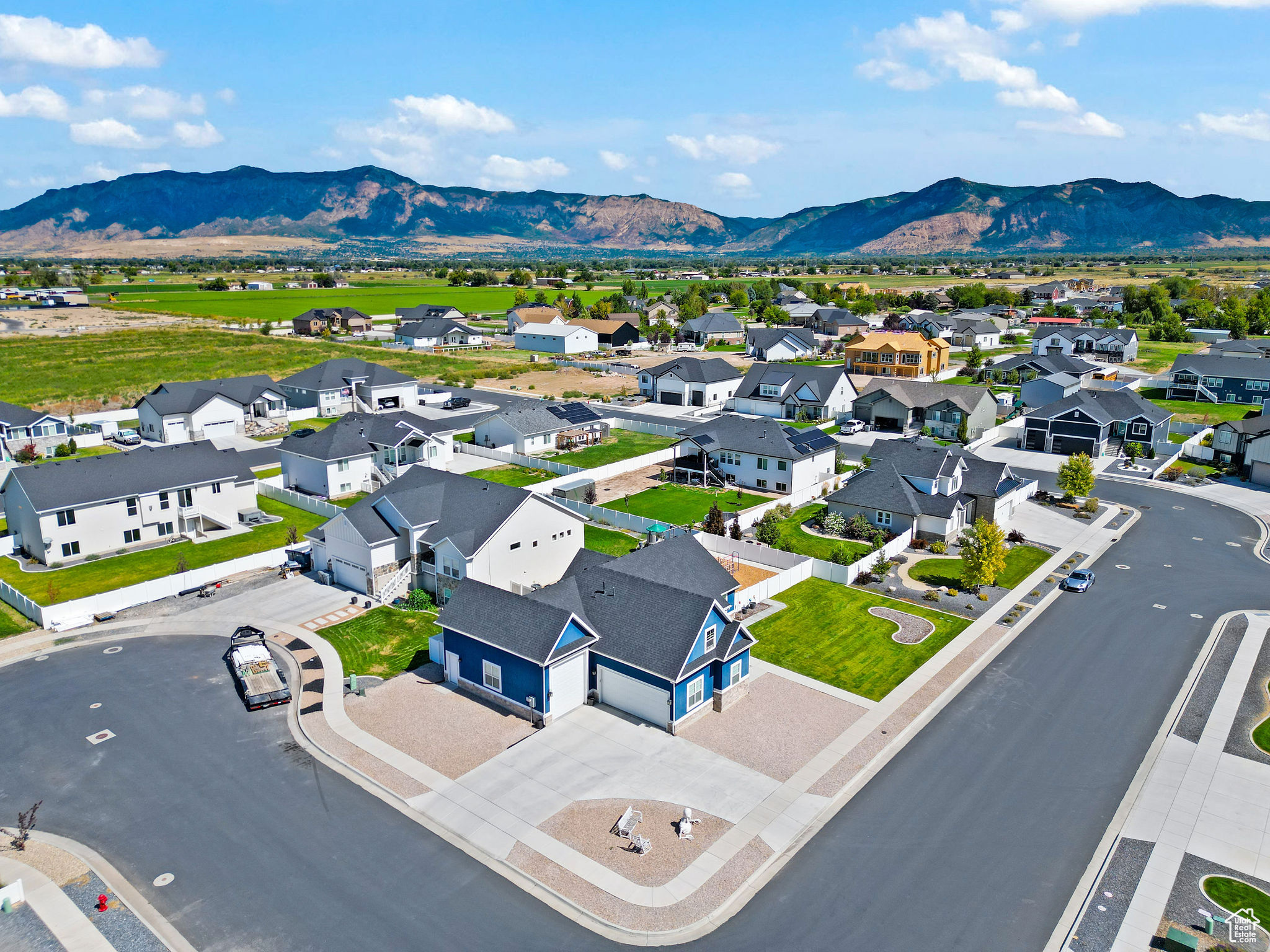 HALCYON ESTATES - Residential