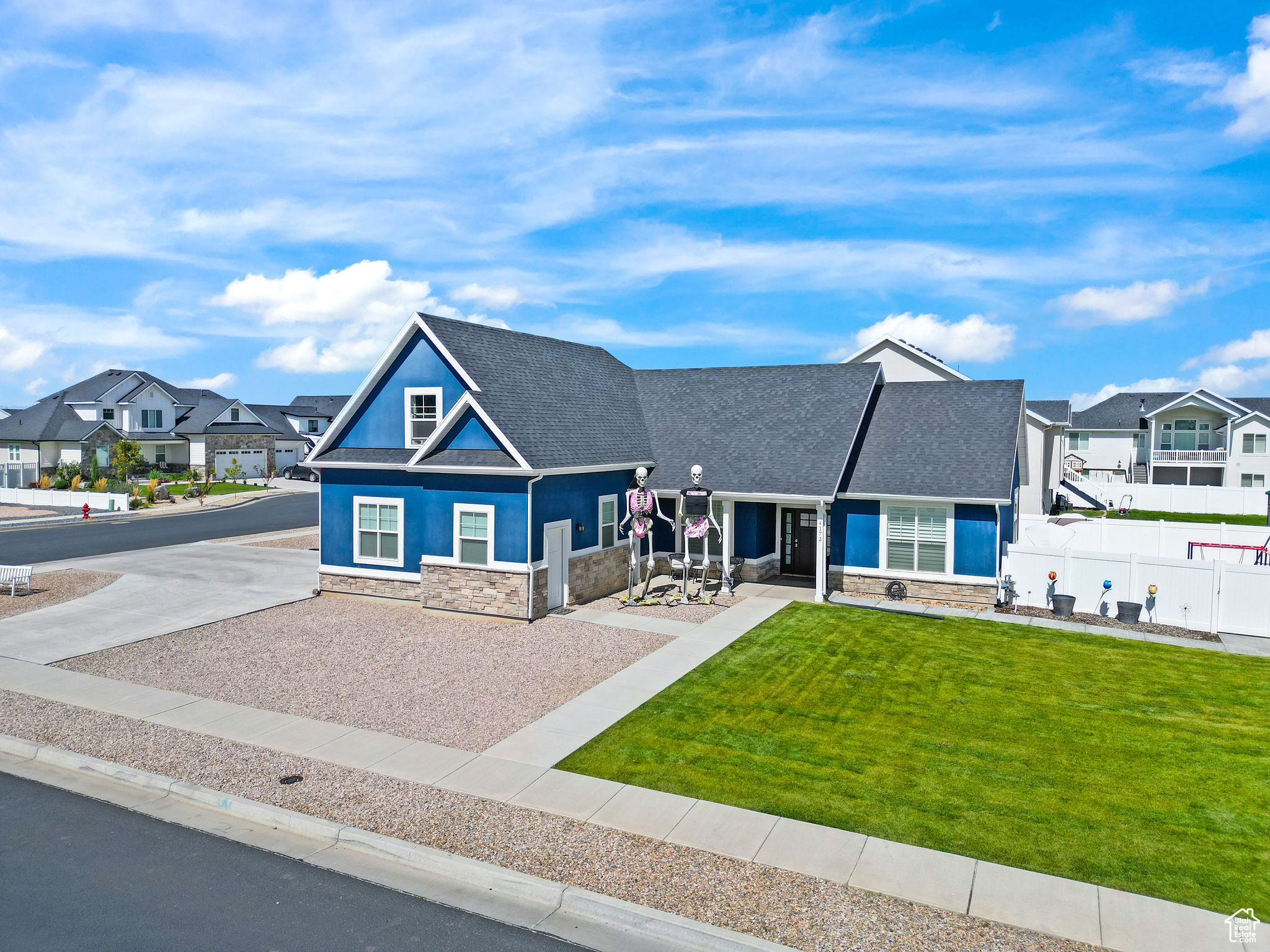 HALCYON ESTATES - Residential