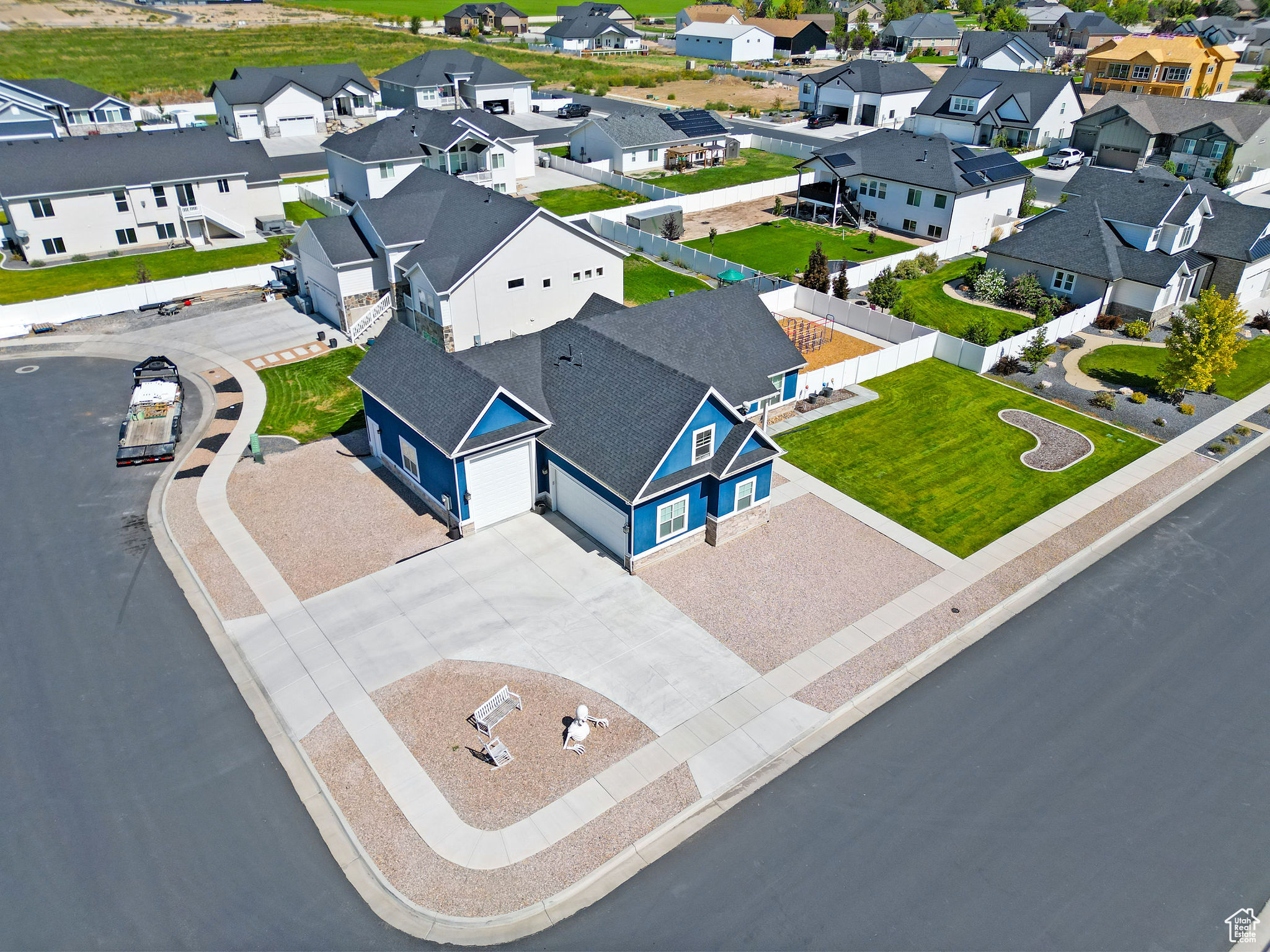 HALCYON ESTATES - Residential