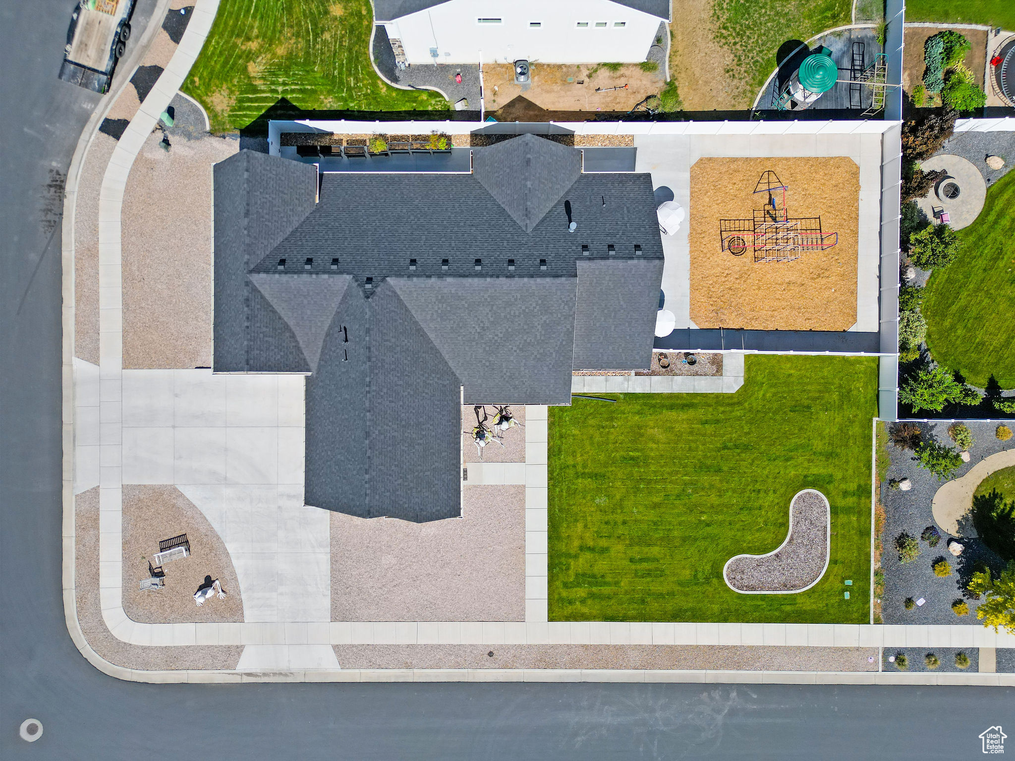 HALCYON ESTATES - Residential