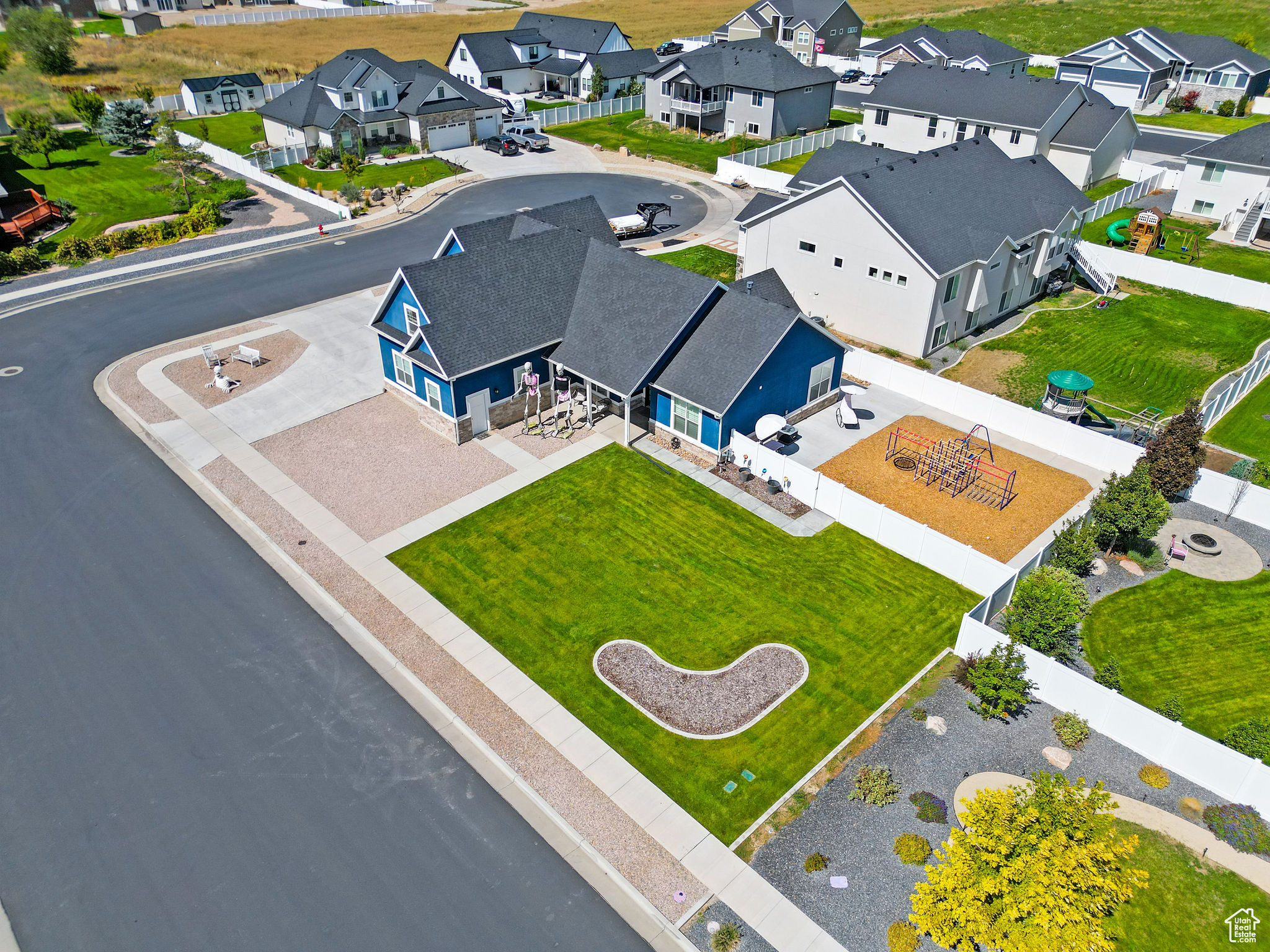 HALCYON ESTATES - Residential