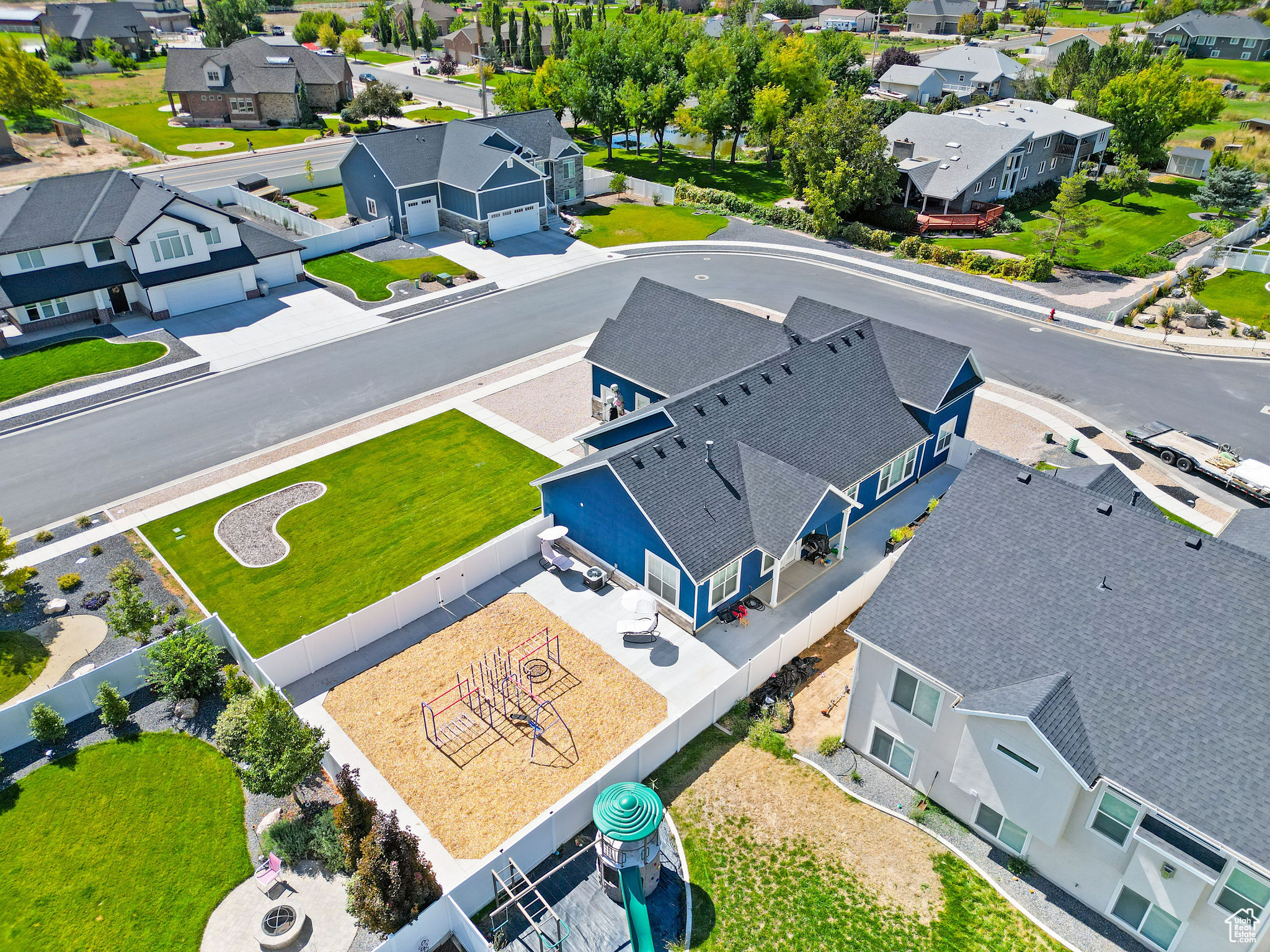 HALCYON ESTATES - Residential