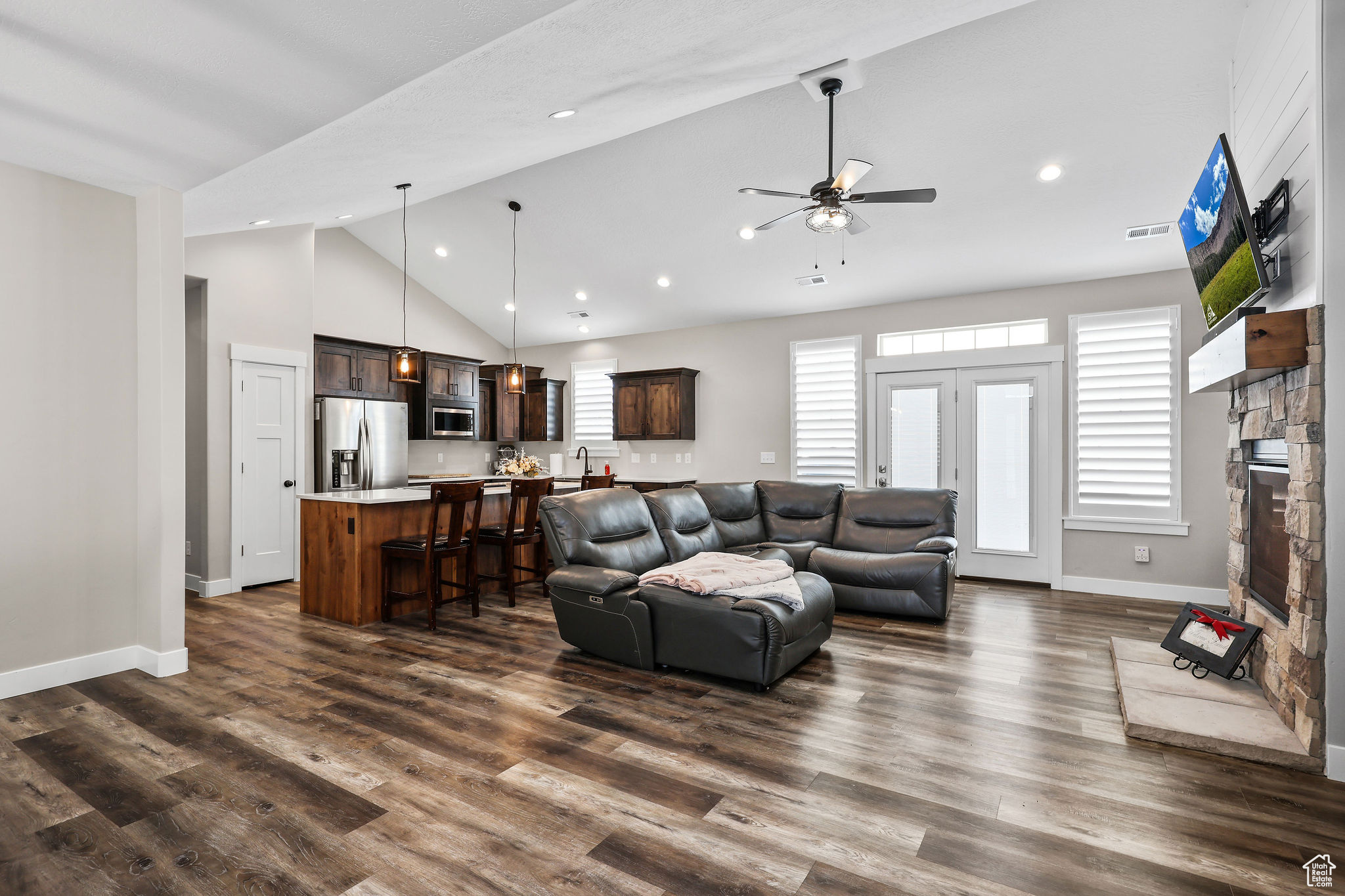 HALCYON ESTATES - Residential